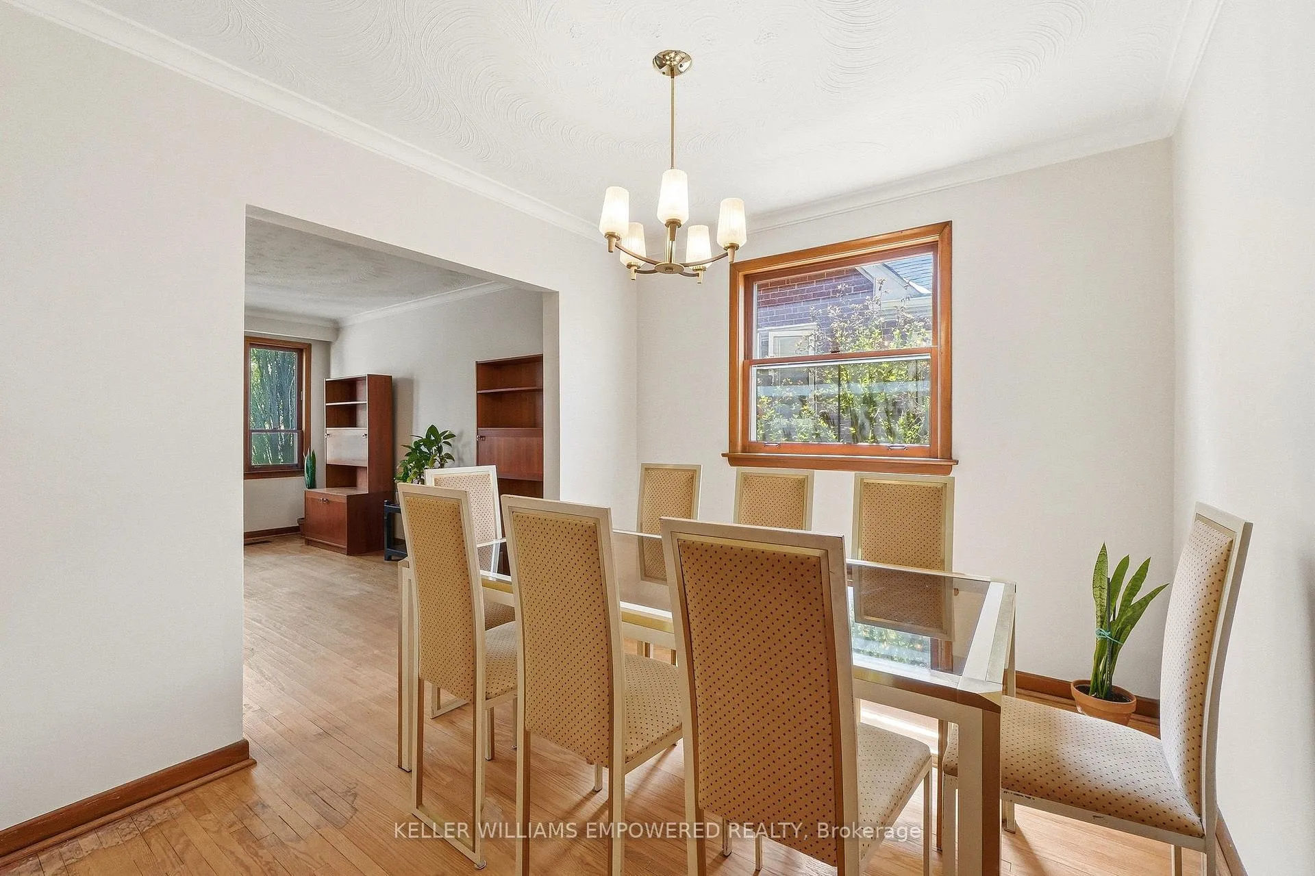 Photo 12 of 28 East Drive, Toronto, Rockcliffe-Smythe — HOMEH