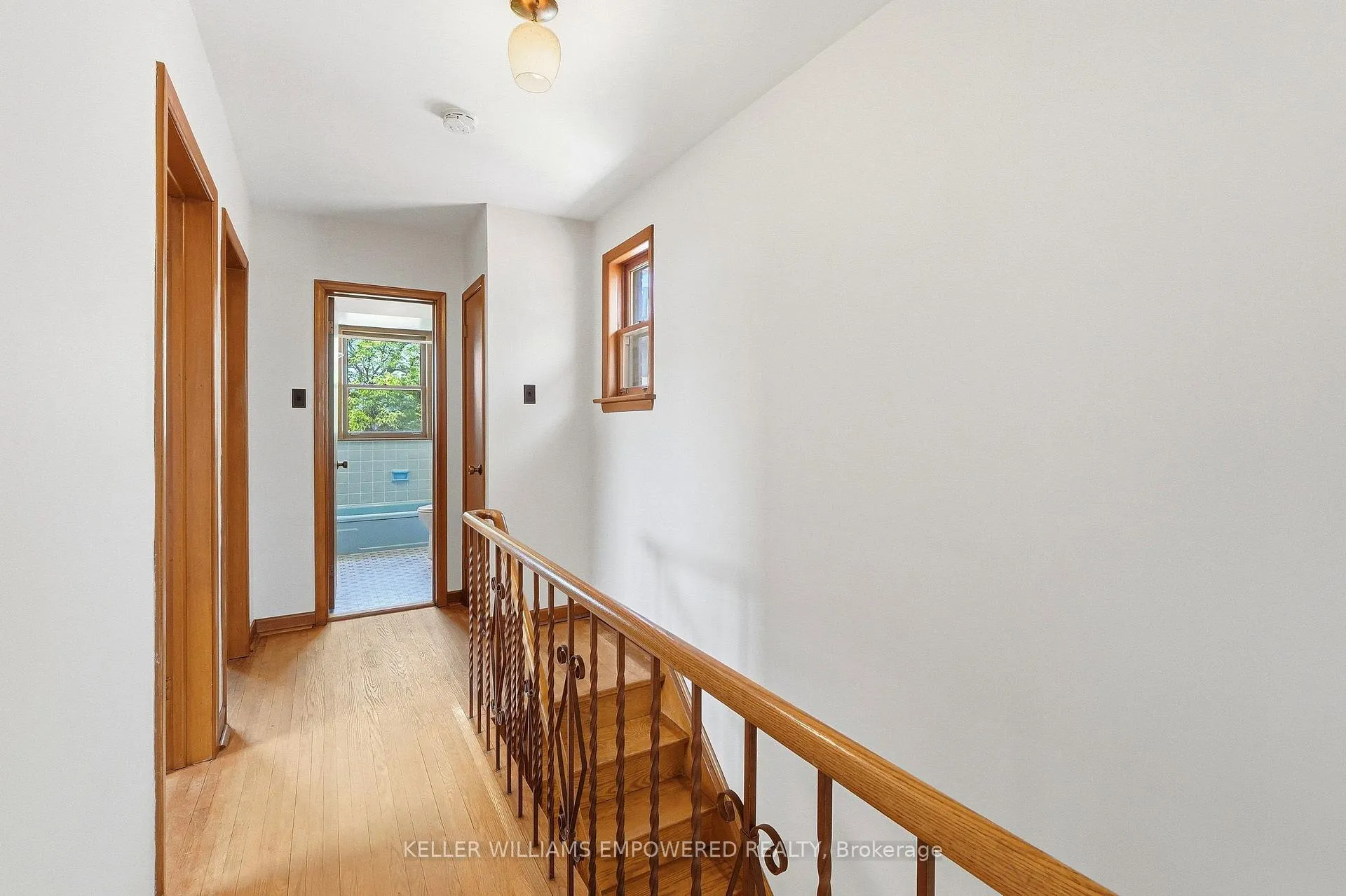 Photo 25 of 28 East Drive, Toronto, Rockcliffe-Smythe — HOMEH