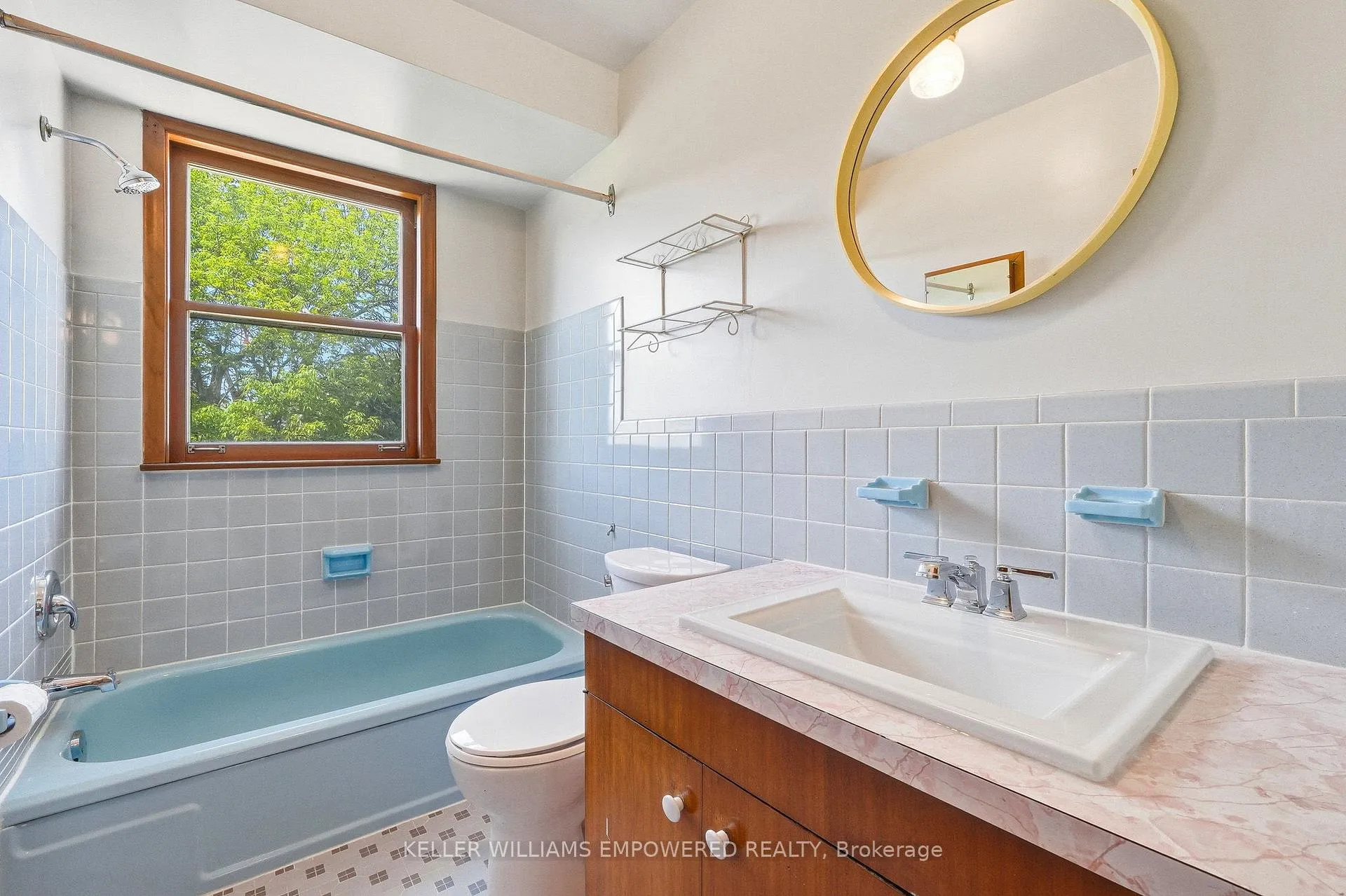 Photo 26 of 28 East Drive, Toronto, Rockcliffe-Smythe — HOMEH