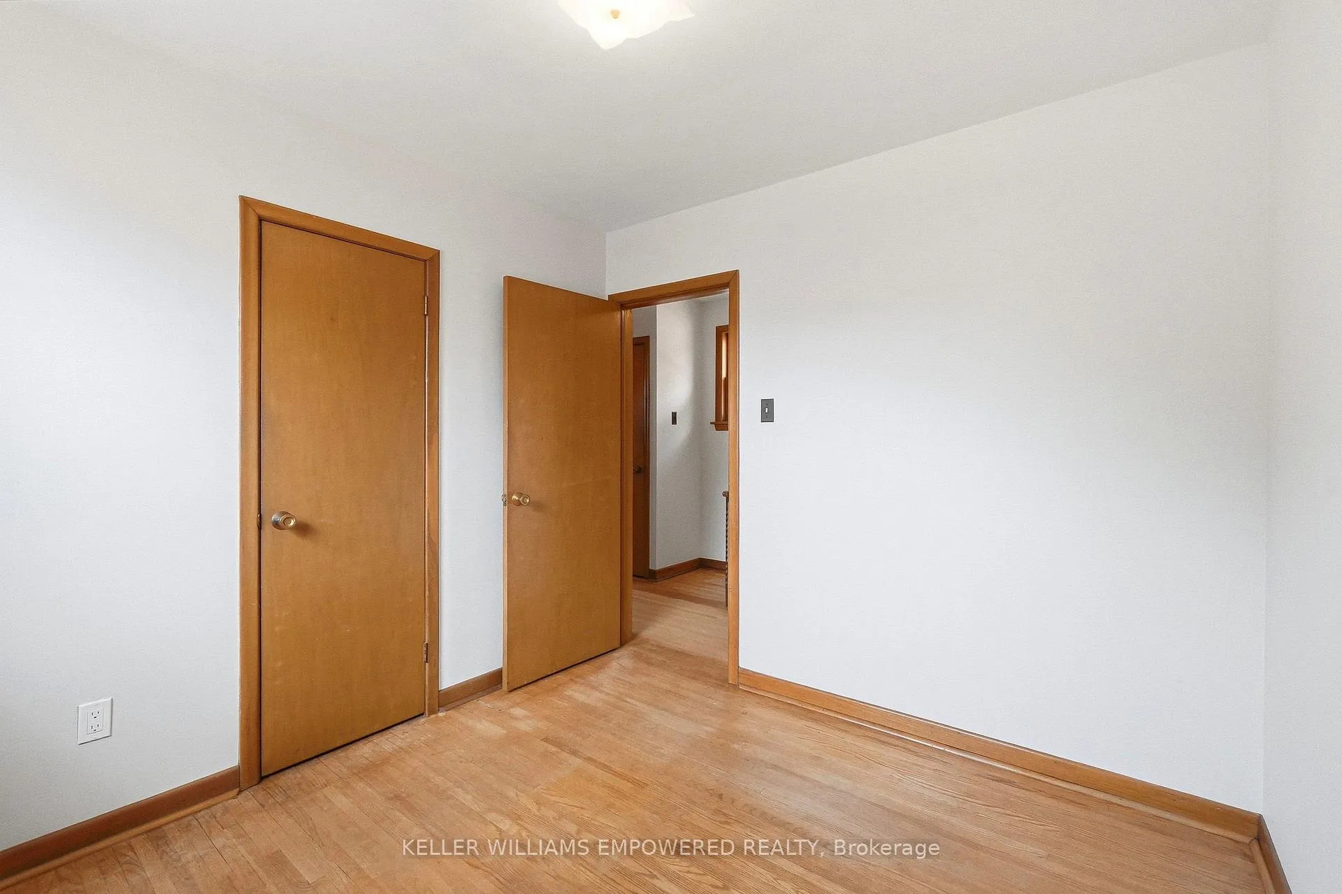 Photo 27 of 28 East Drive, Toronto, Rockcliffe-Smythe — HOMEH