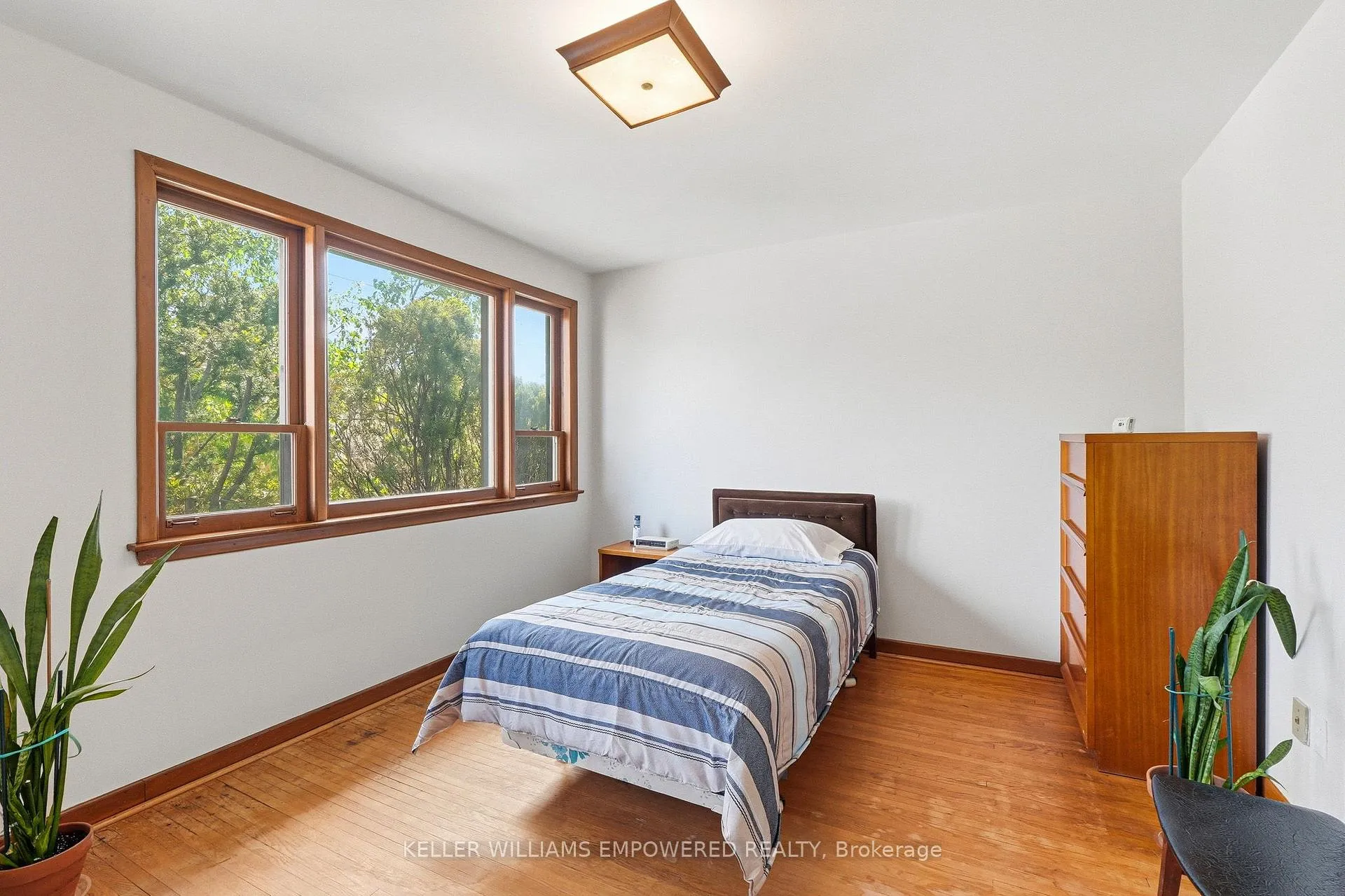Photo 29 of 28 East Drive, Toronto, Rockcliffe-Smythe — HOMEH