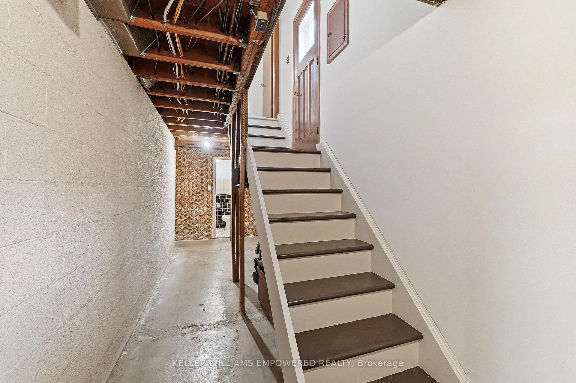 Photo 33 of 28 East Drive, Toronto, Rockcliffe-Smythe — HOMEH