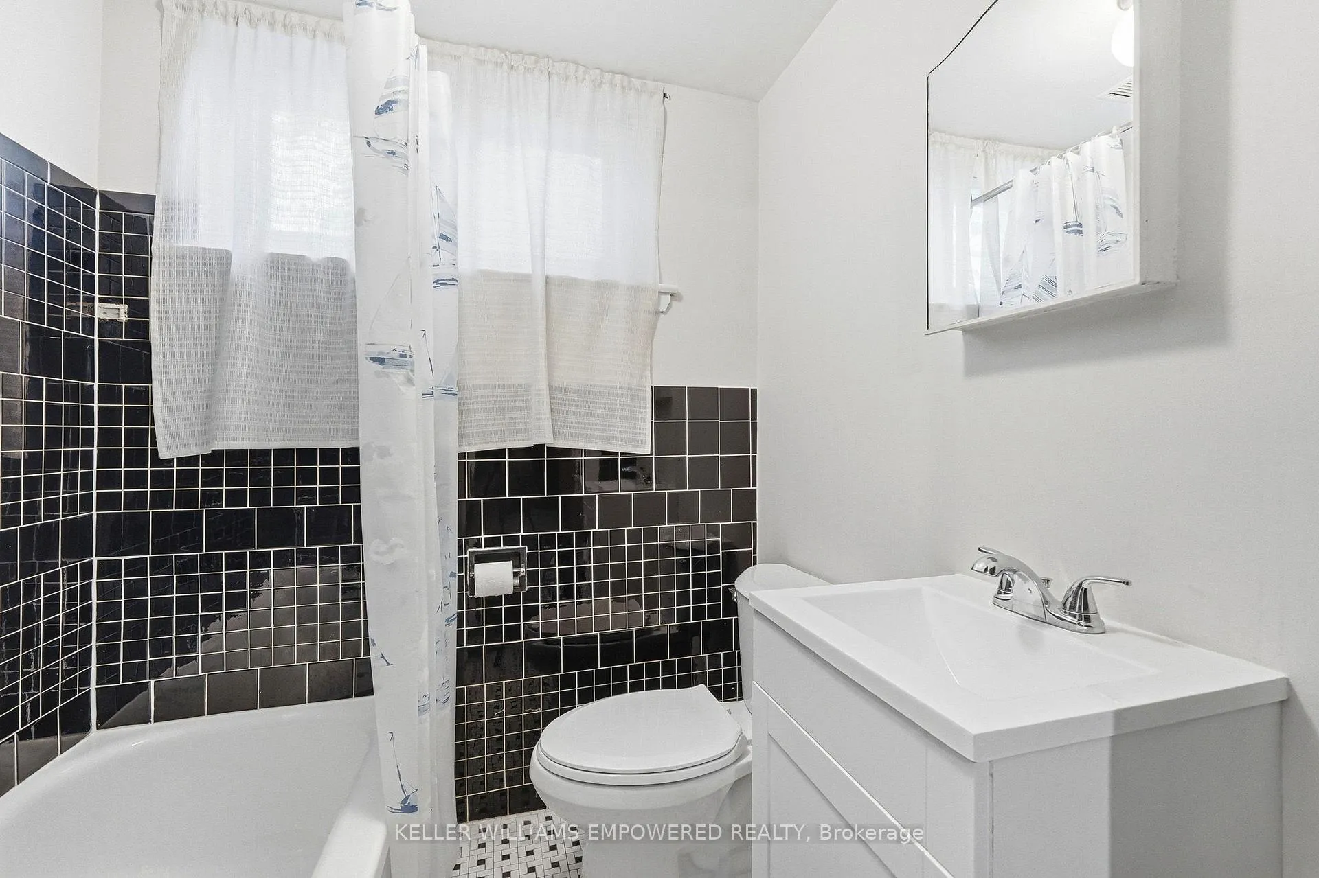 Photo 38 of 28 East Drive, Toronto, Rockcliffe-Smythe — HOMEH