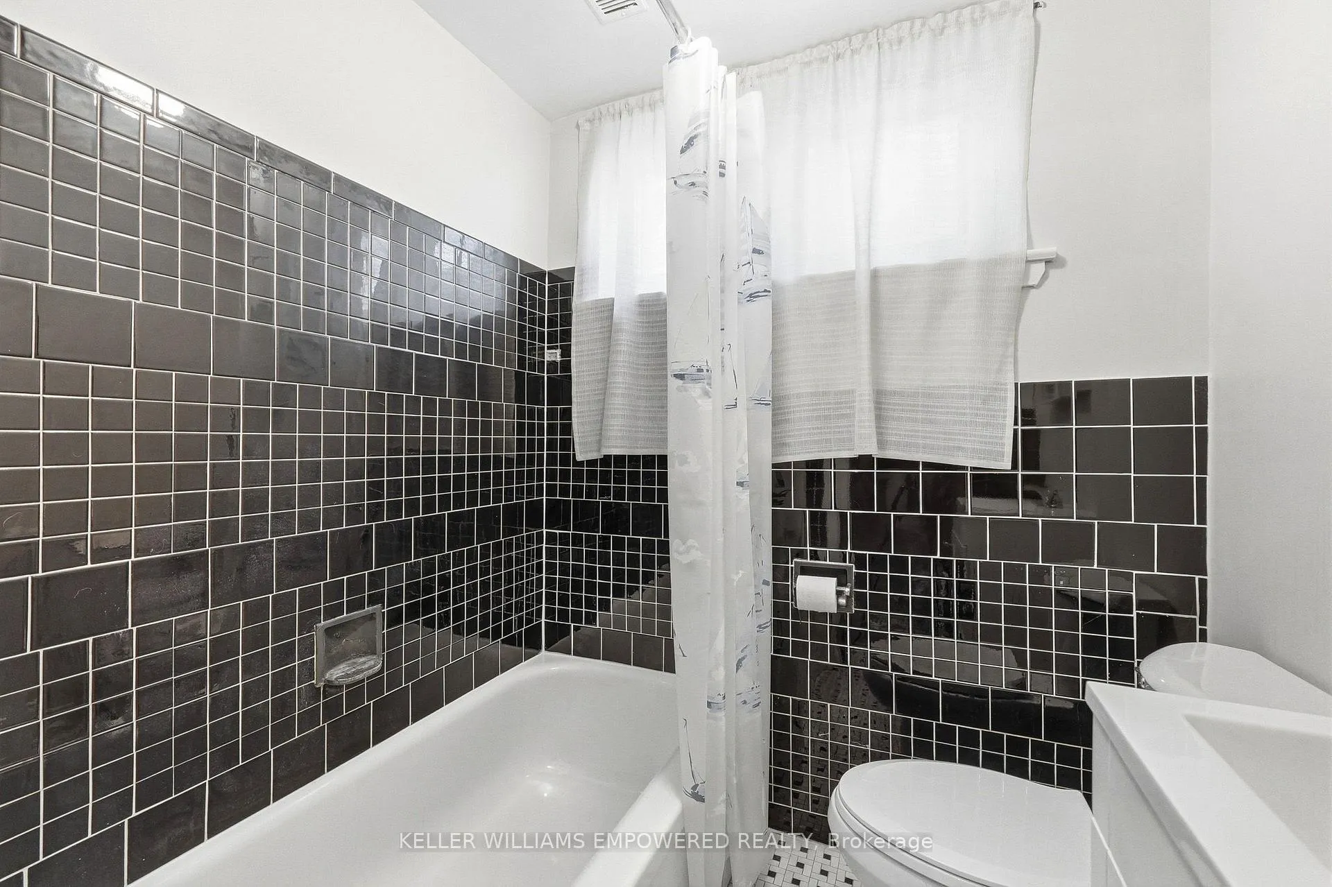 Photo 39 of 28 East Drive, Toronto, Rockcliffe-Smythe — HOMEH