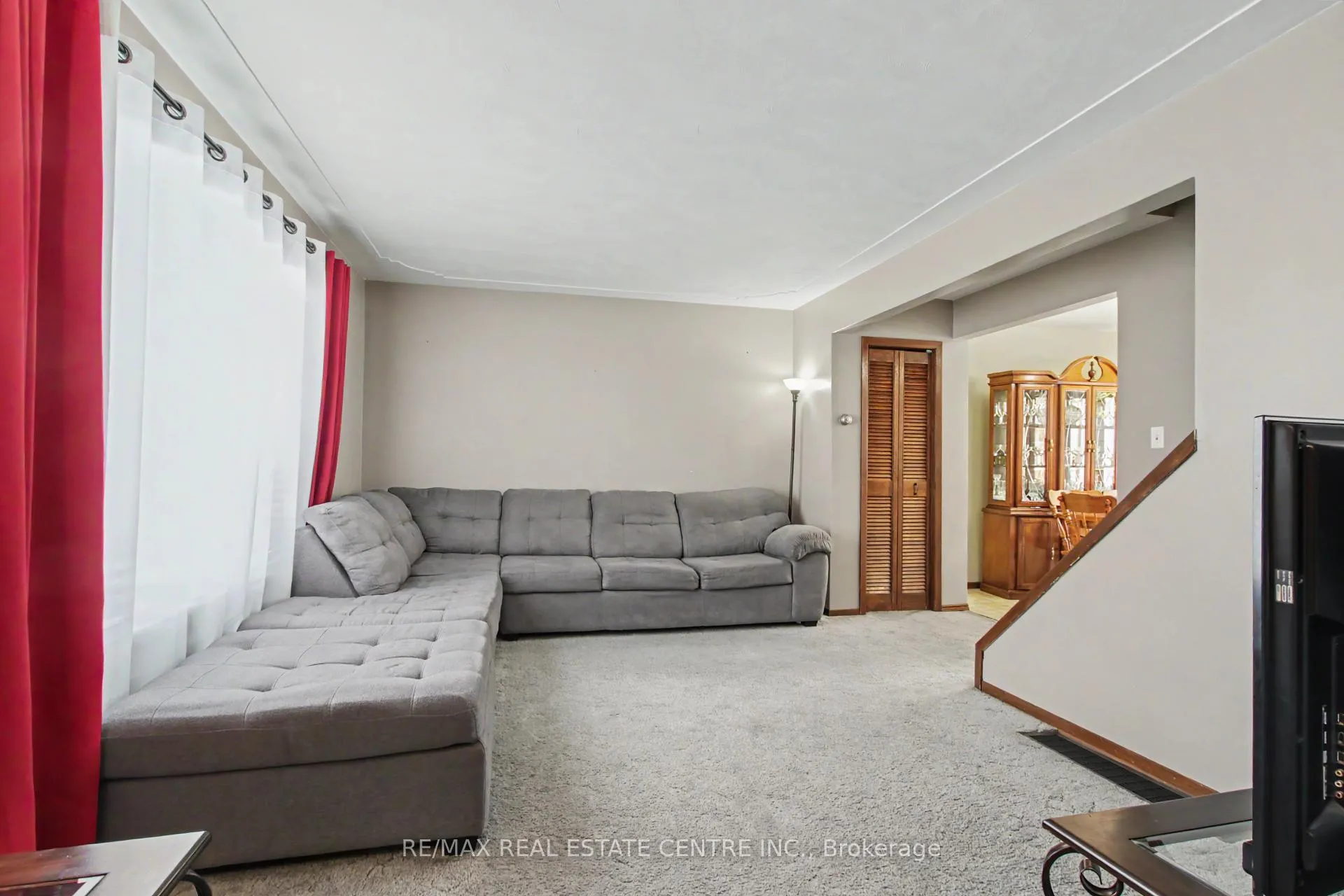 Photo 6 of 203 Moffat Drive, Cambridge — HOMEH