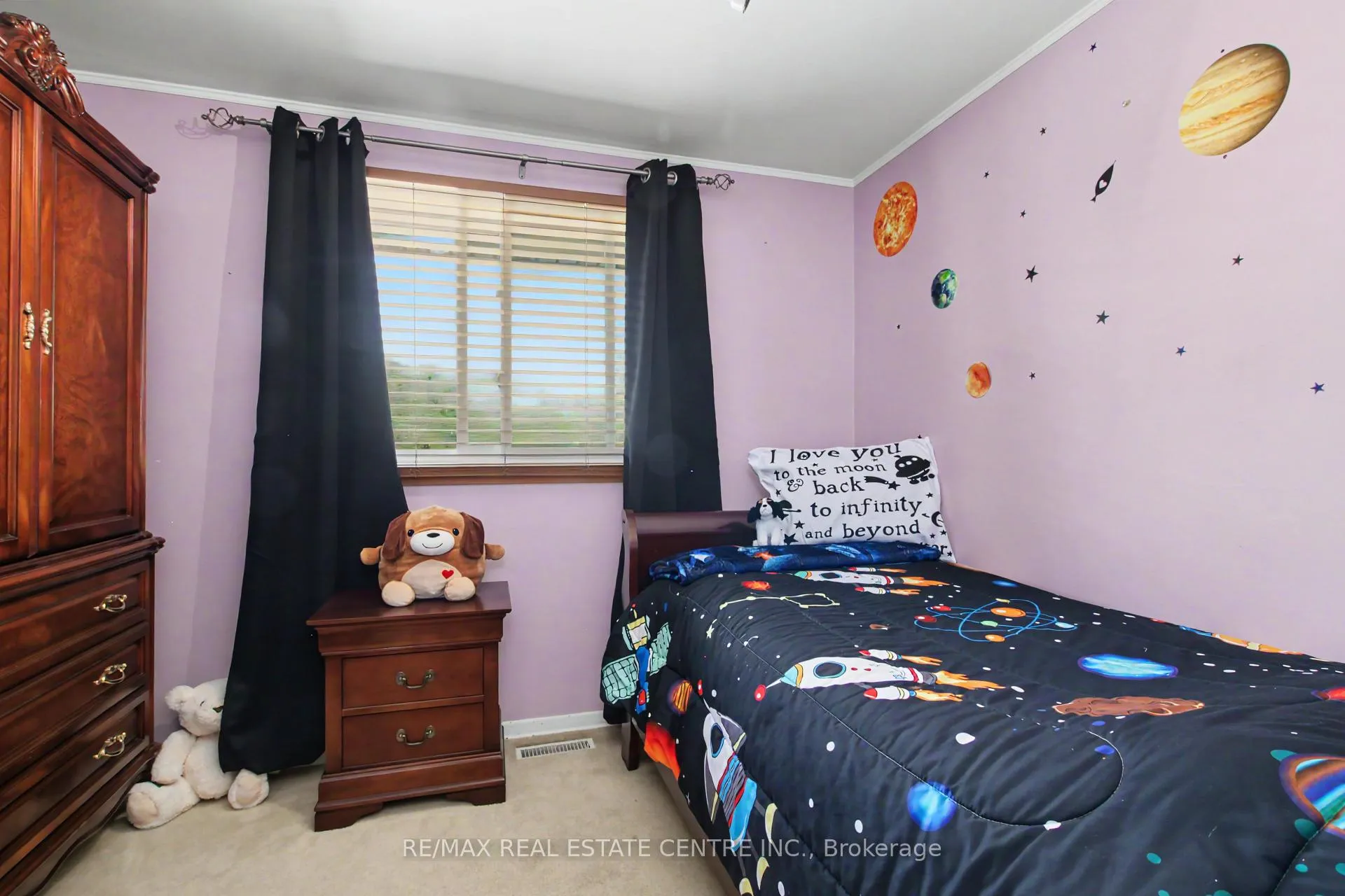 Photo 15 of 203 Moffat Drive, Cambridge — HOMEH