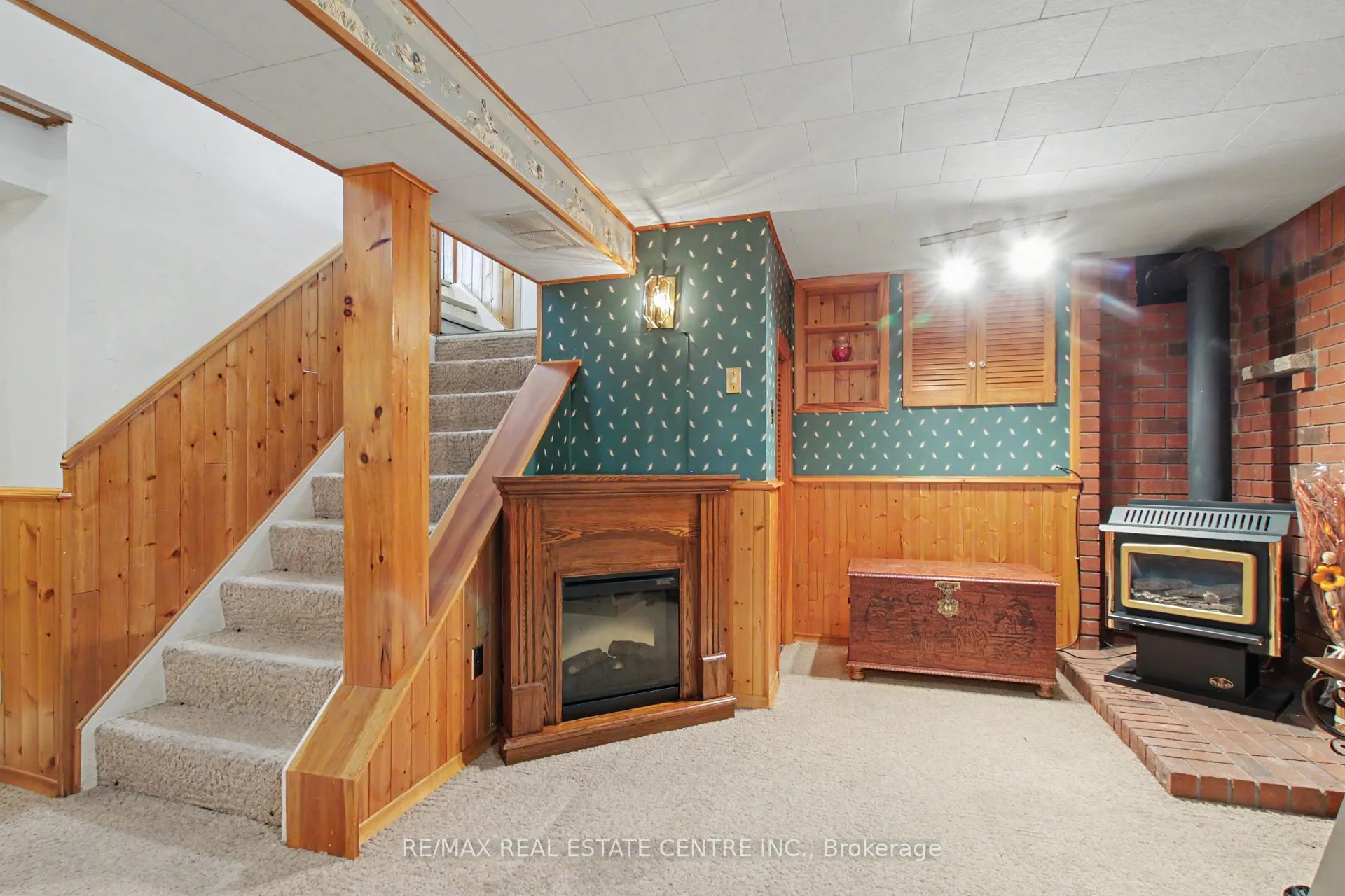 Photo 17 of 203 Moffat Drive, Cambridge — HOMEH