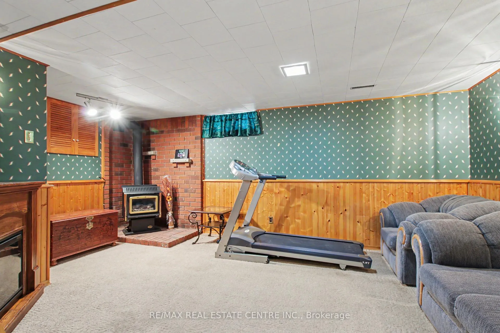 Photo 18 of 203 Moffat Drive, Cambridge — HOMEH