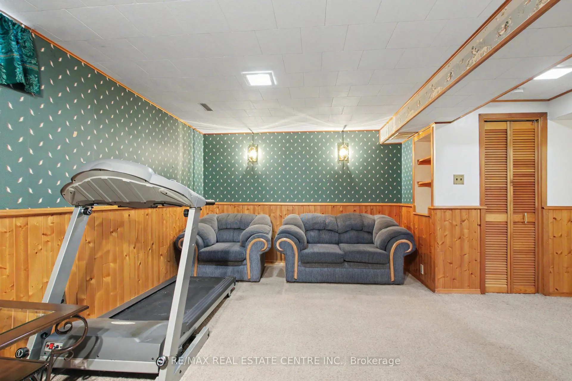 Photo 19 of 203 Moffat Drive, Cambridge — HOMEH