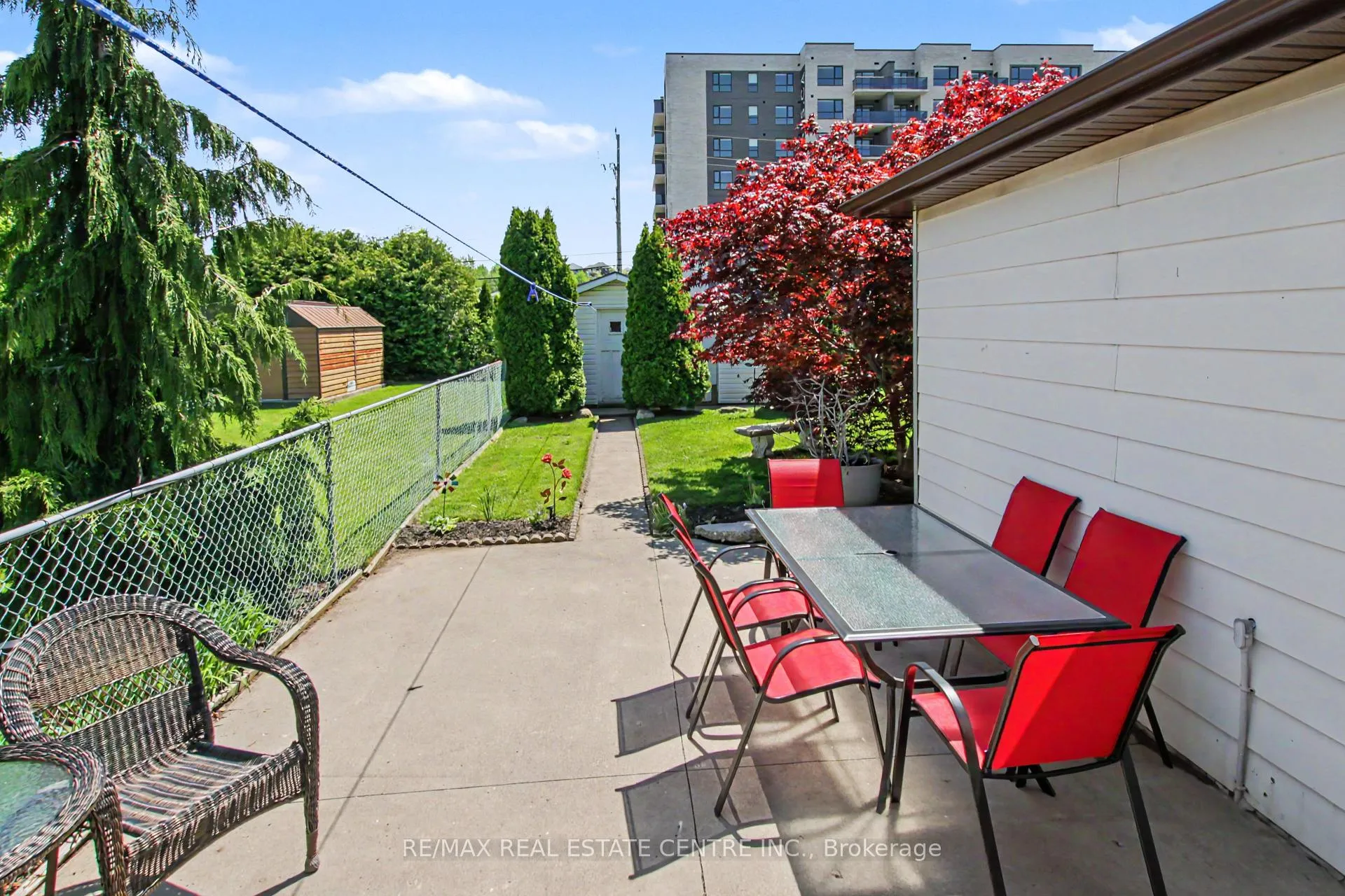 Photo 23 of 203 Moffat Drive, Cambridge — HOMEH