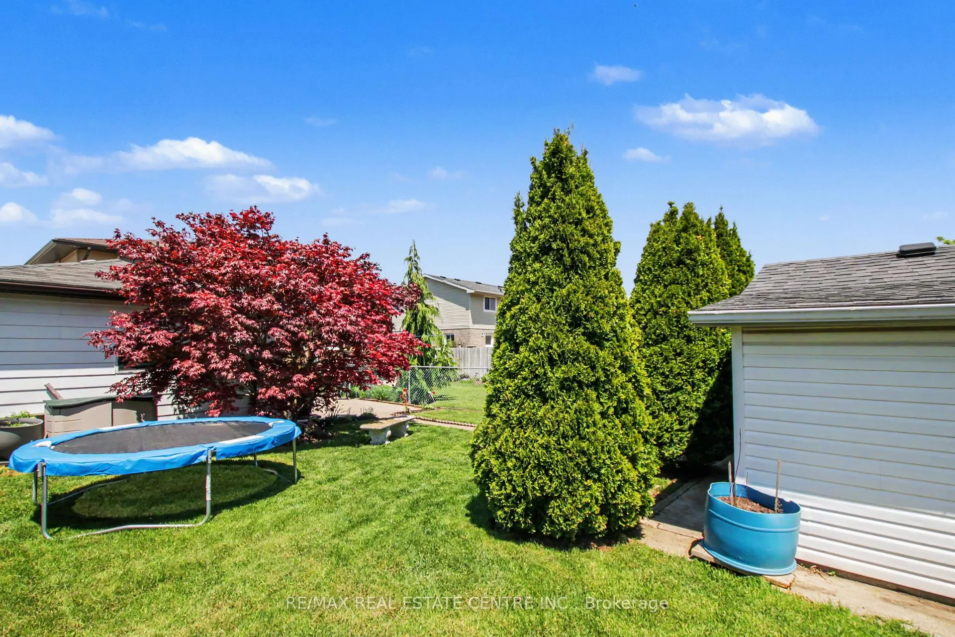 Photo 27 of 203 Moffat Drive, Cambridge — HOMEH