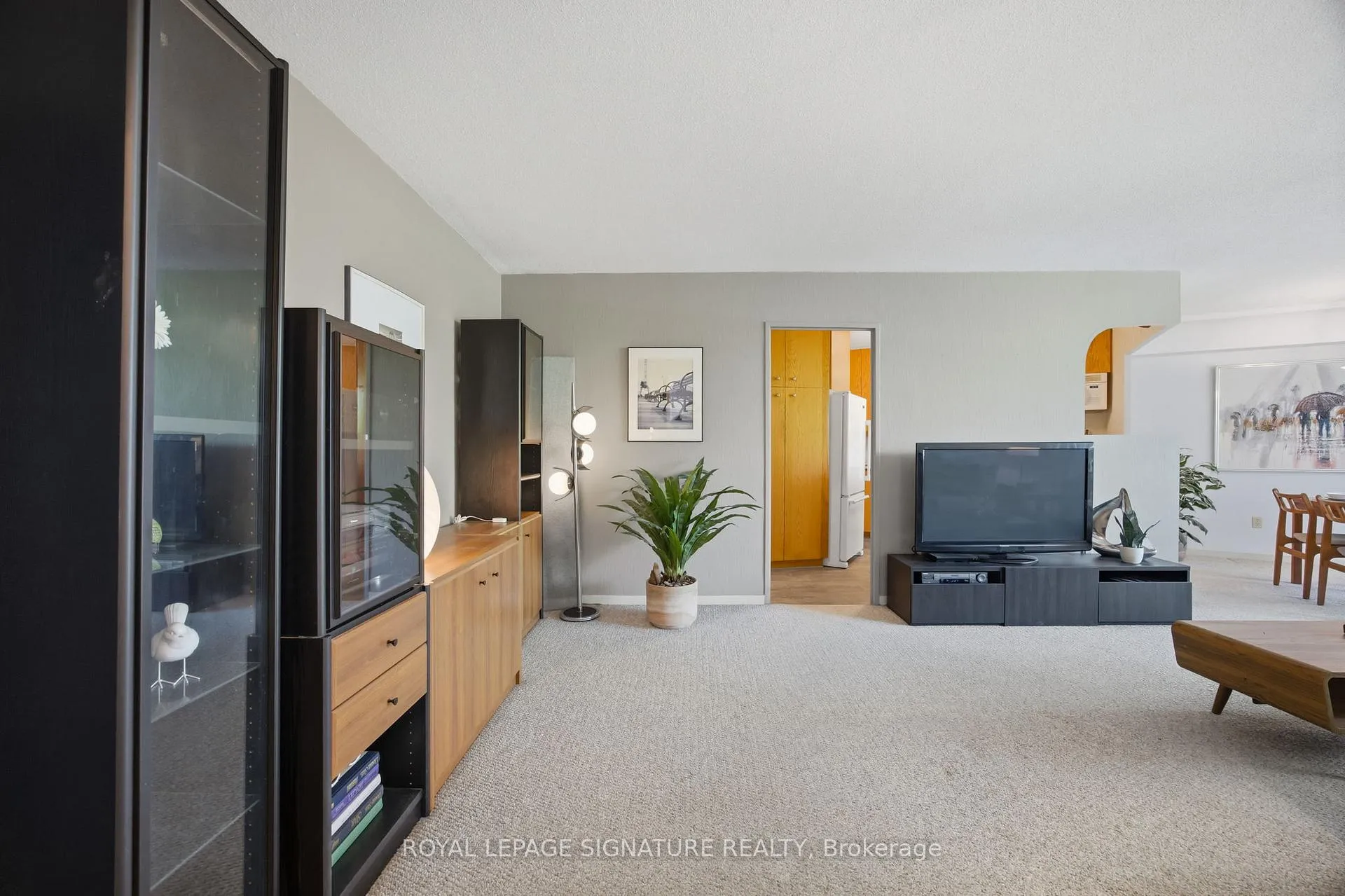 Photo 4 of Unit 201, 15 Vicora Linkway, Toronto, Flemingdon Park — HOMEH