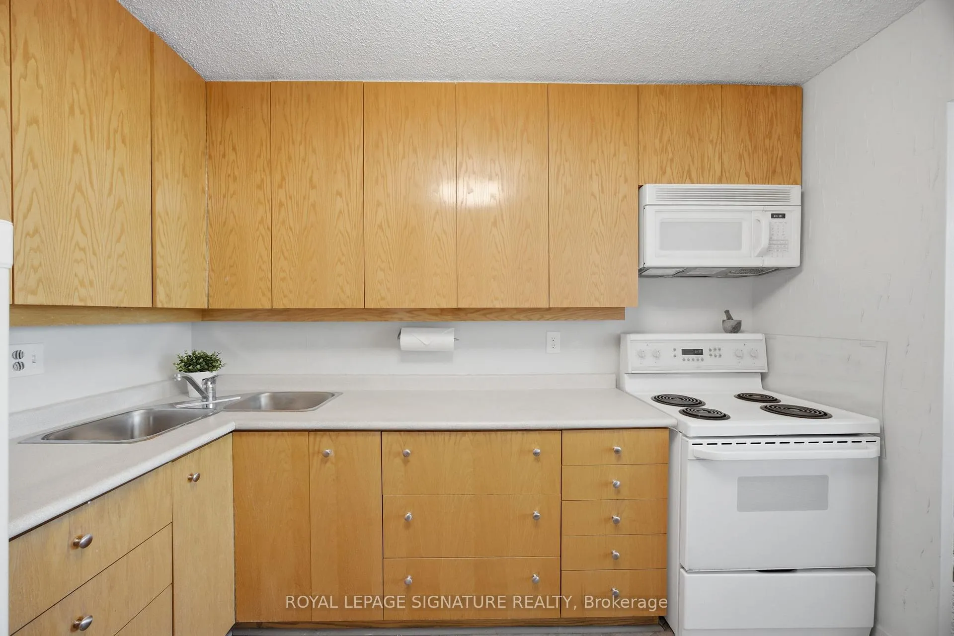 Photo 16 of Unit 201, 15 Vicora Linkway, Toronto, Flemingdon Park — HOMEH