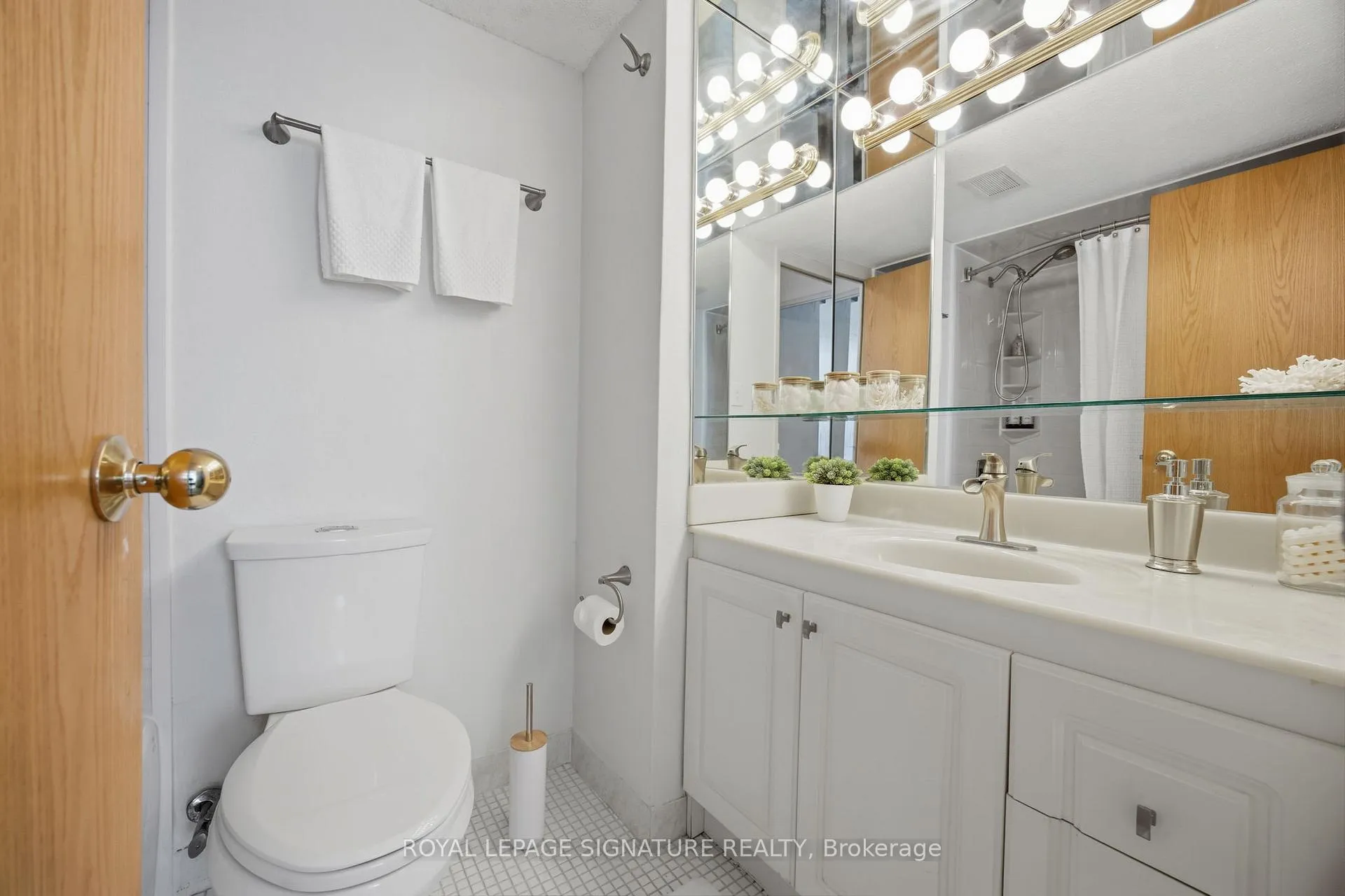 Photo 23 of Unit 201, 15 Vicora Linkway, Toronto, Flemingdon Park — HOMEH