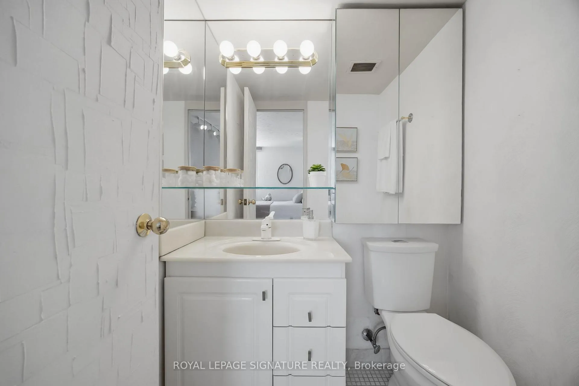 Photo 27 of Unit 201, 15 Vicora Linkway, Toronto, Flemingdon Park — HOMEH