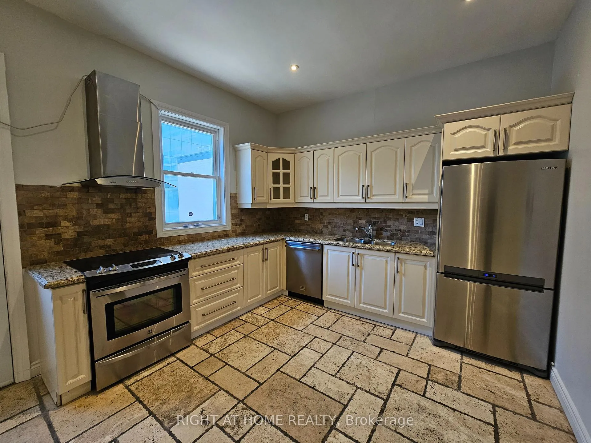 Photo 1 of Unit 3F, 550 Yonge Street, Toronto, Bay Street Corridor — HOMEH