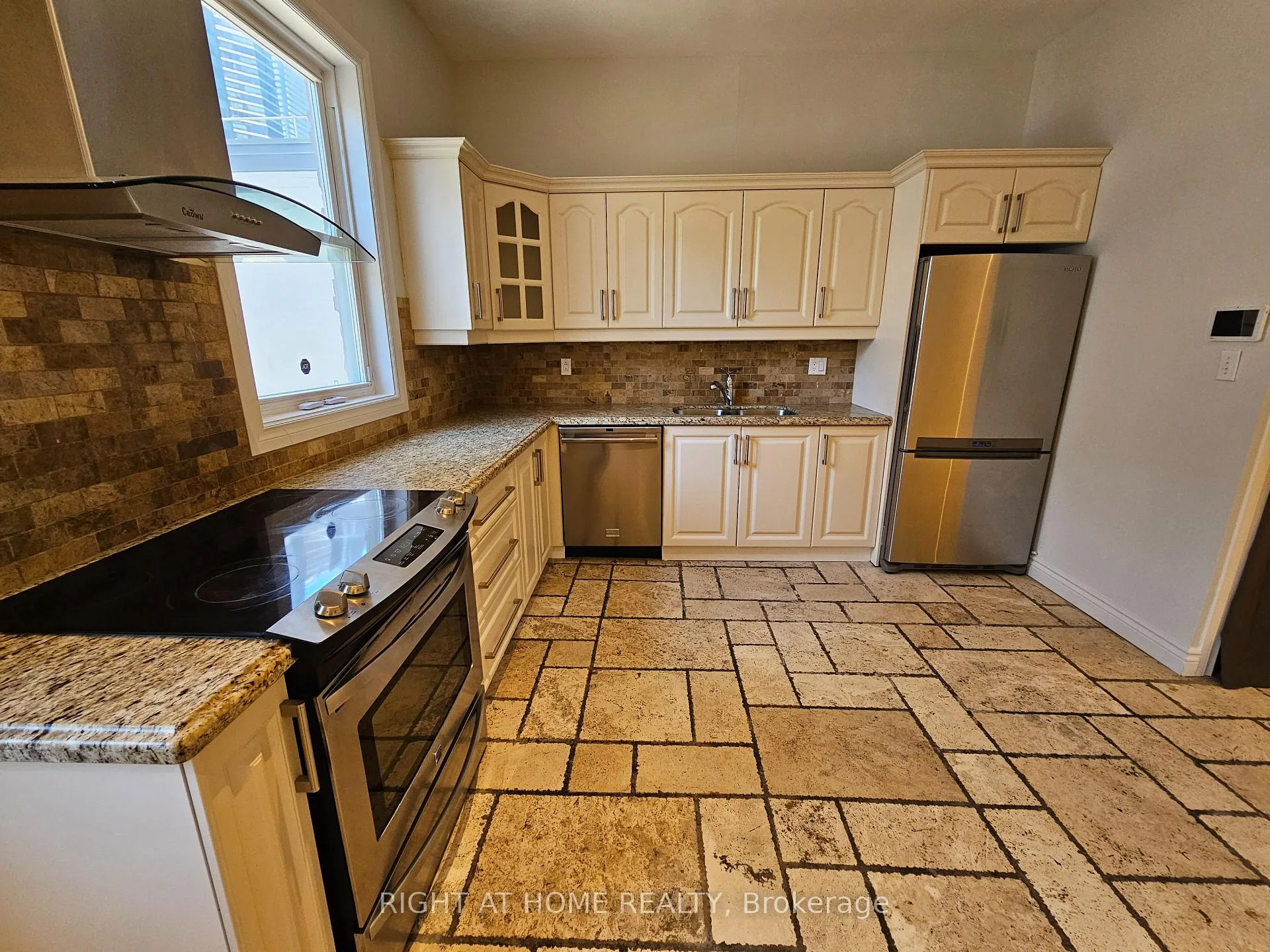 Photo 3 of Unit 3F, 550 Yonge Street, Toronto, Bay Street Corridor — HOMEH