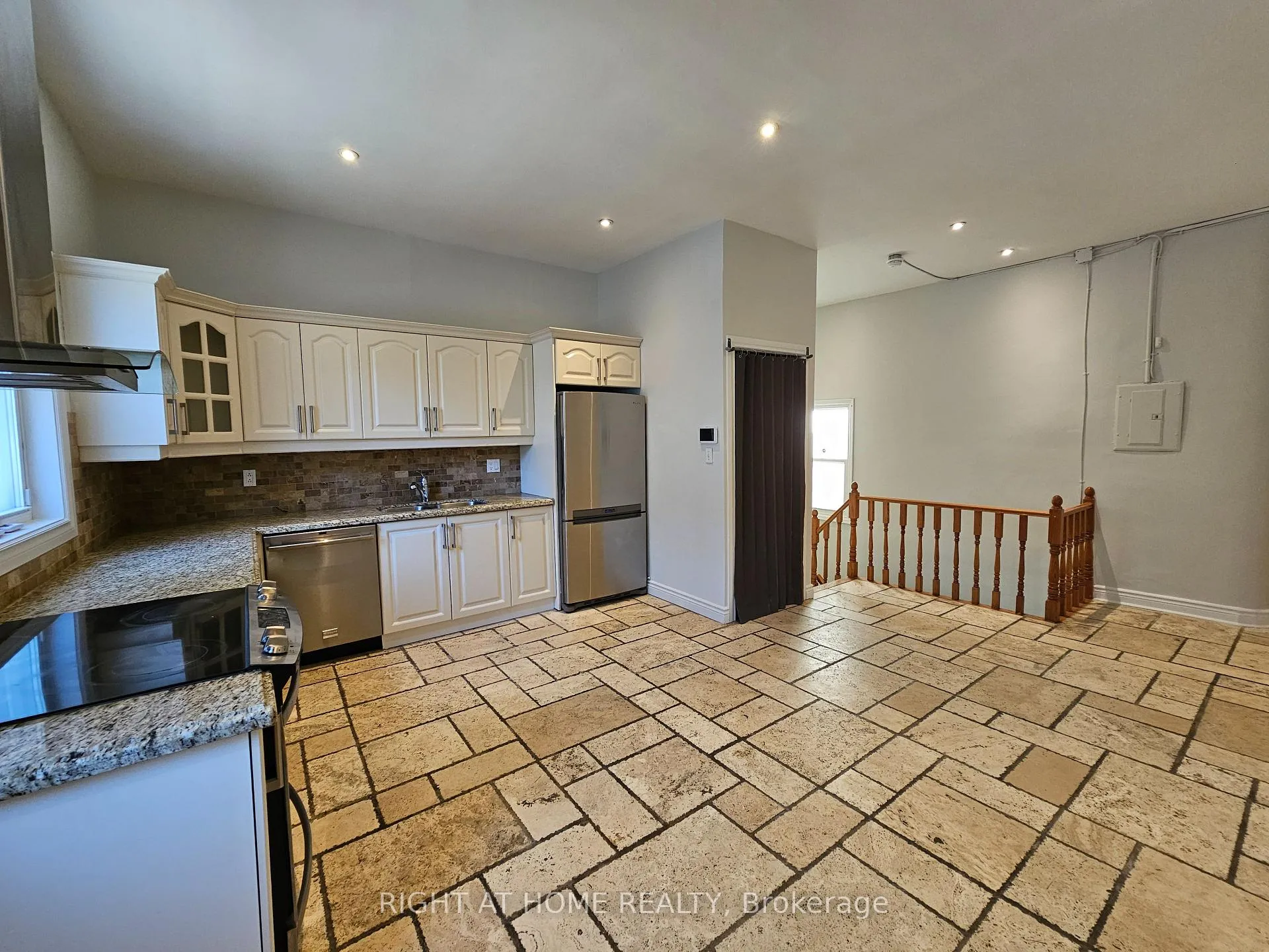 Photo 7 of Unit 3F, 550 Yonge Street, Toronto, Bay Street Corridor — HOMEH