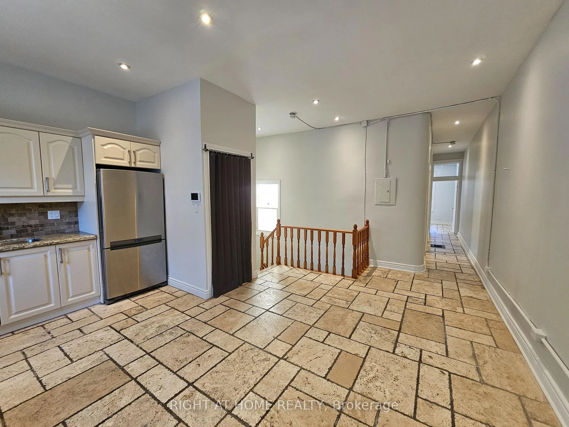 Photo 8 of Unit 3F, 550 Yonge Street, Toronto, Bay Street Corridor — HOMEH