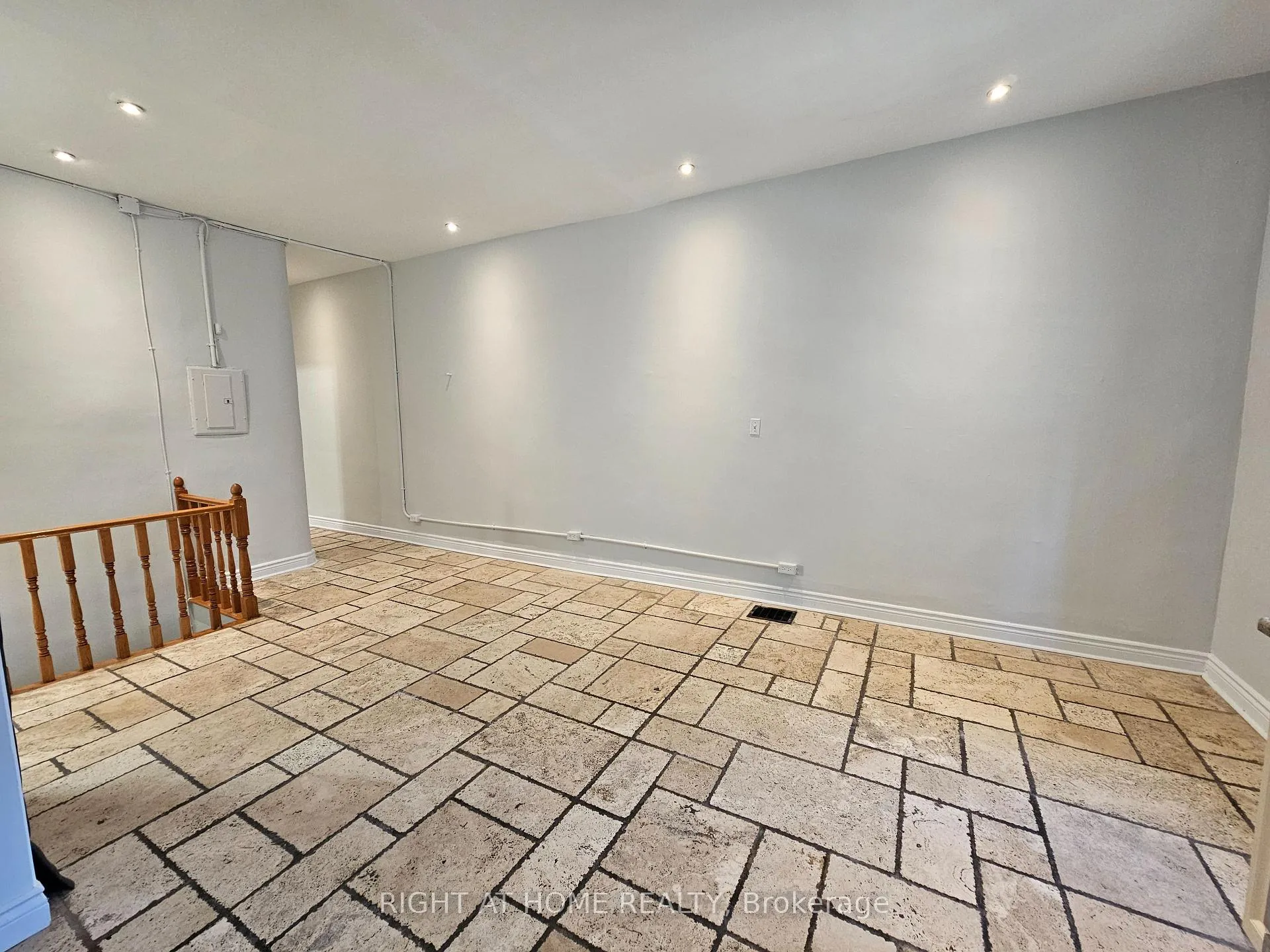 Photo 9 of Unit 3F, 550 Yonge Street, Toronto, Bay Street Corridor — HOMEH