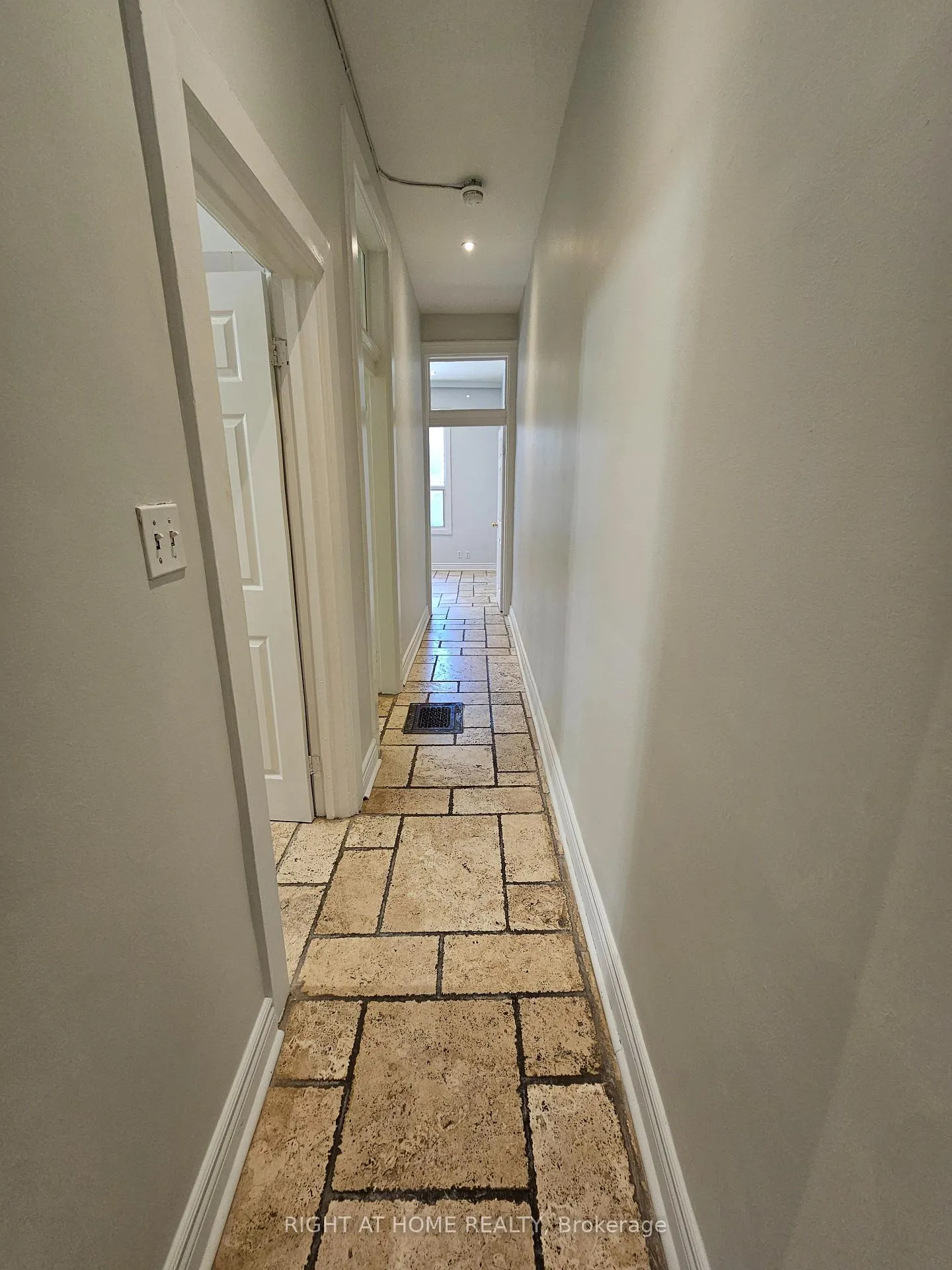 Photo 11 of Unit 3F, 550 Yonge Street, Toronto, Bay Street Corridor — HOMEH