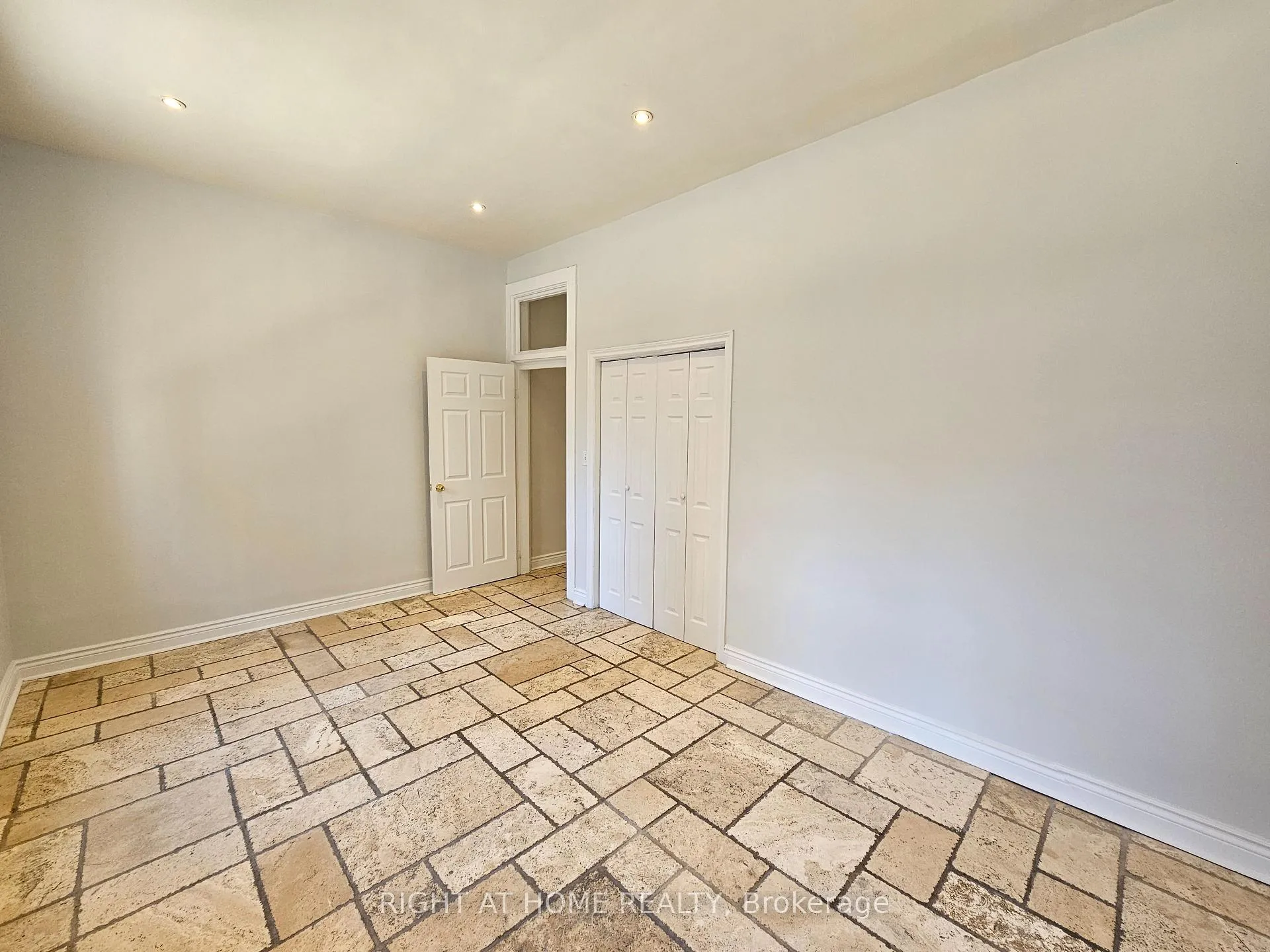 Photo 16 of Unit 3F, 550 Yonge Street, Toronto, Bay Street Corridor — HOMEH