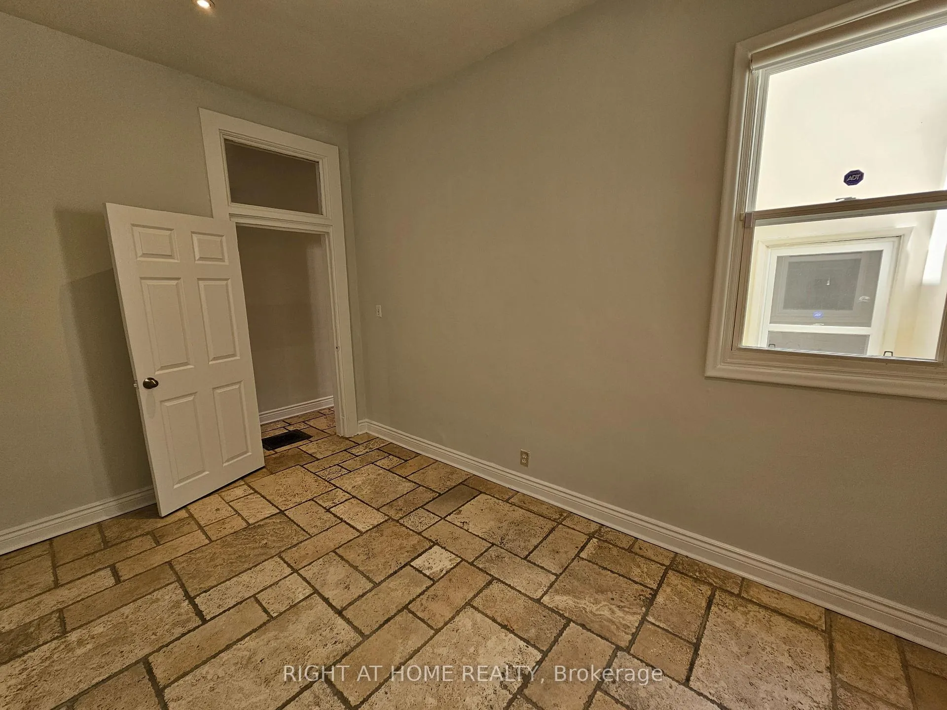 Photo 23 of Unit 3F, 550 Yonge Street, Toronto, Bay Street Corridor — HOMEH