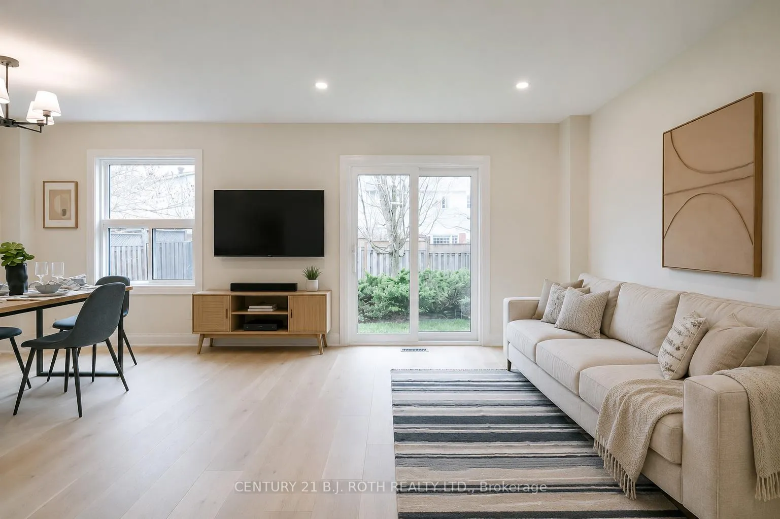 Photo 5 of 20 Hadden Crescent, Barrie, Cundles East — HOMEH