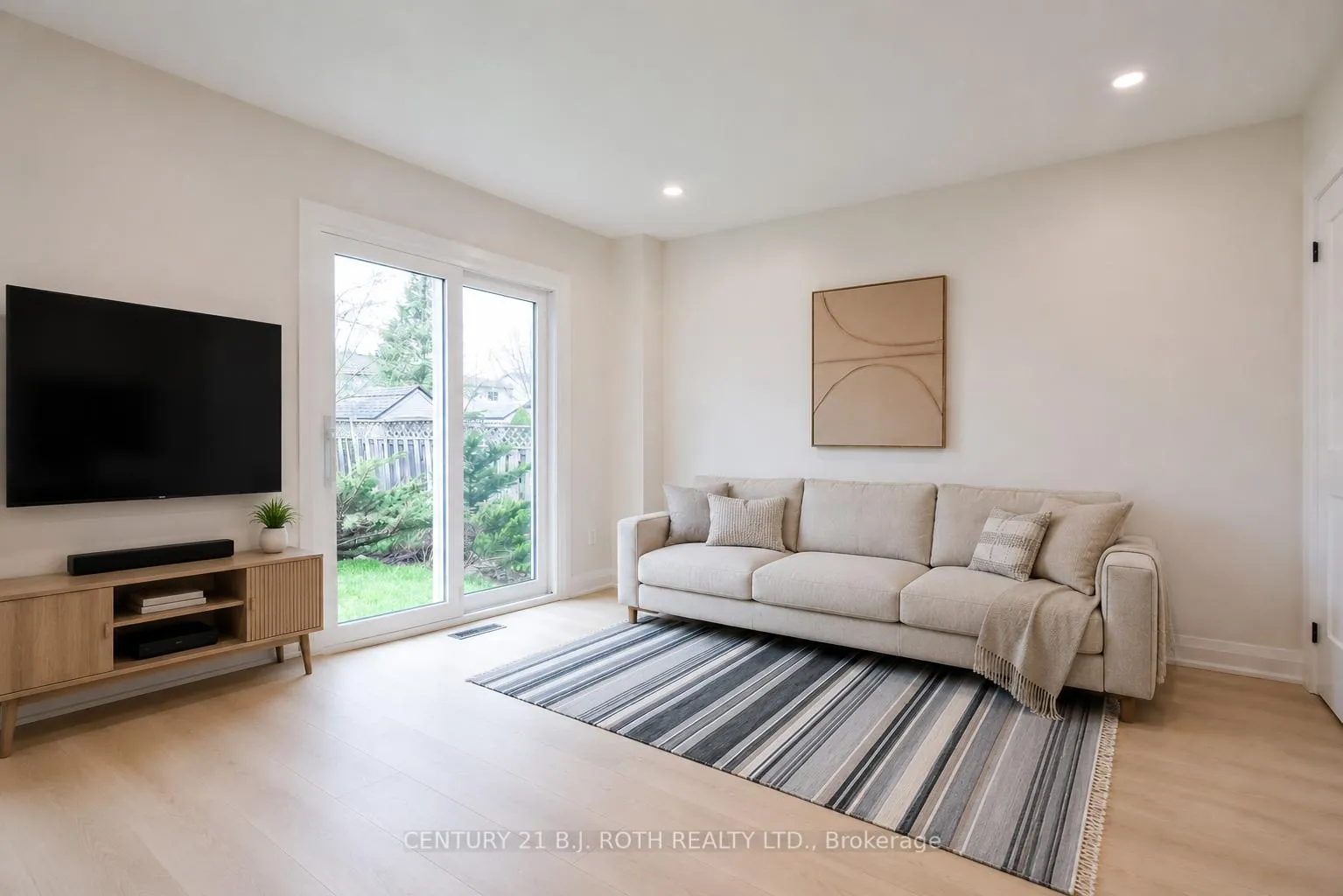 Photo 6 of 20 Hadden Crescent, Barrie, Cundles East — HOMEH