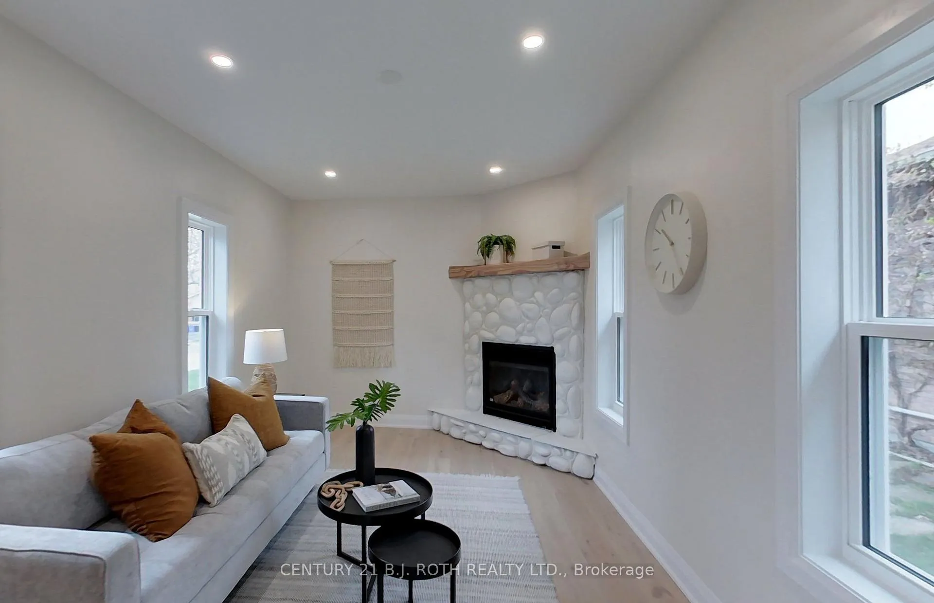 Photo 17 of 20 Hadden Crescent, Barrie, Cundles East — HOMEH