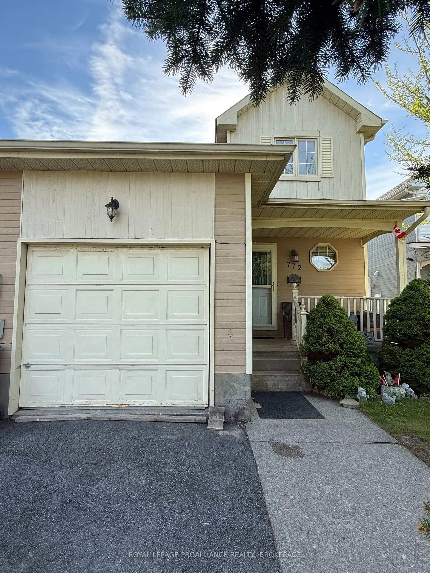 Photo 2 of 772 Littlestone Crescent, Kingston, East Gardiners Rd — HOMEH