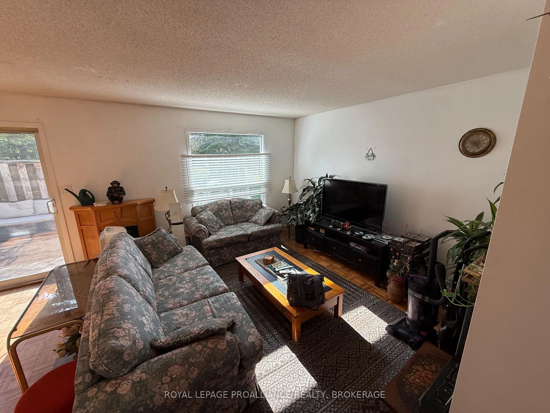 Photo 9 of 772 Littlestone Crescent, Kingston, East Gardiners Rd — HOMEH
