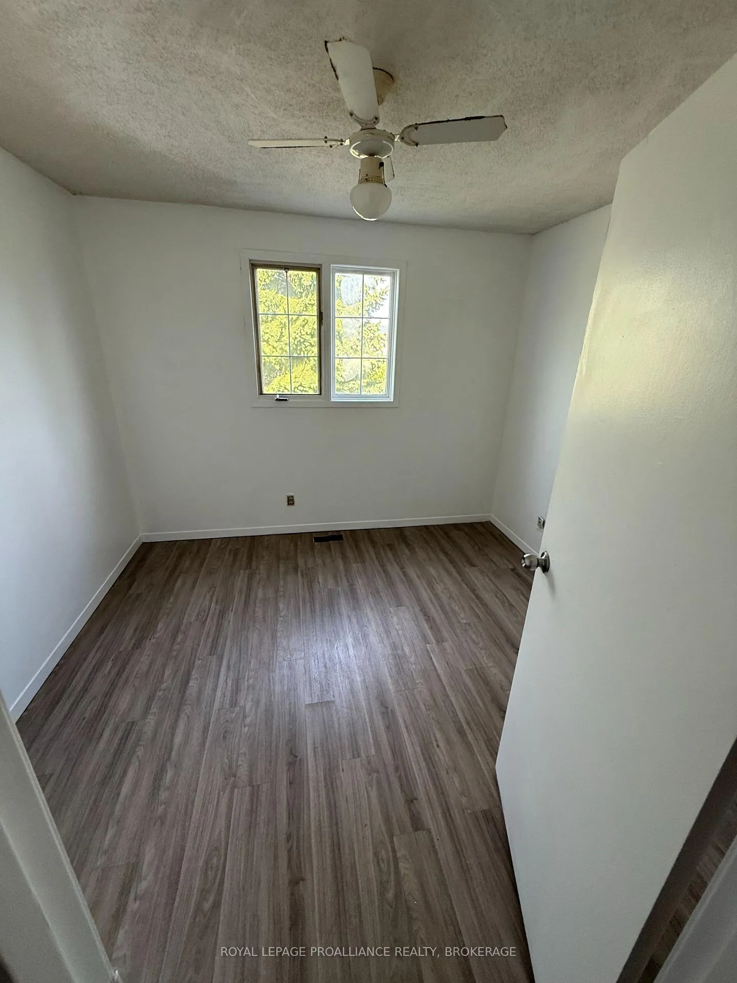 Photo 12 of 772 Littlestone Crescent, Kingston, East Gardiners Rd — HOMEH