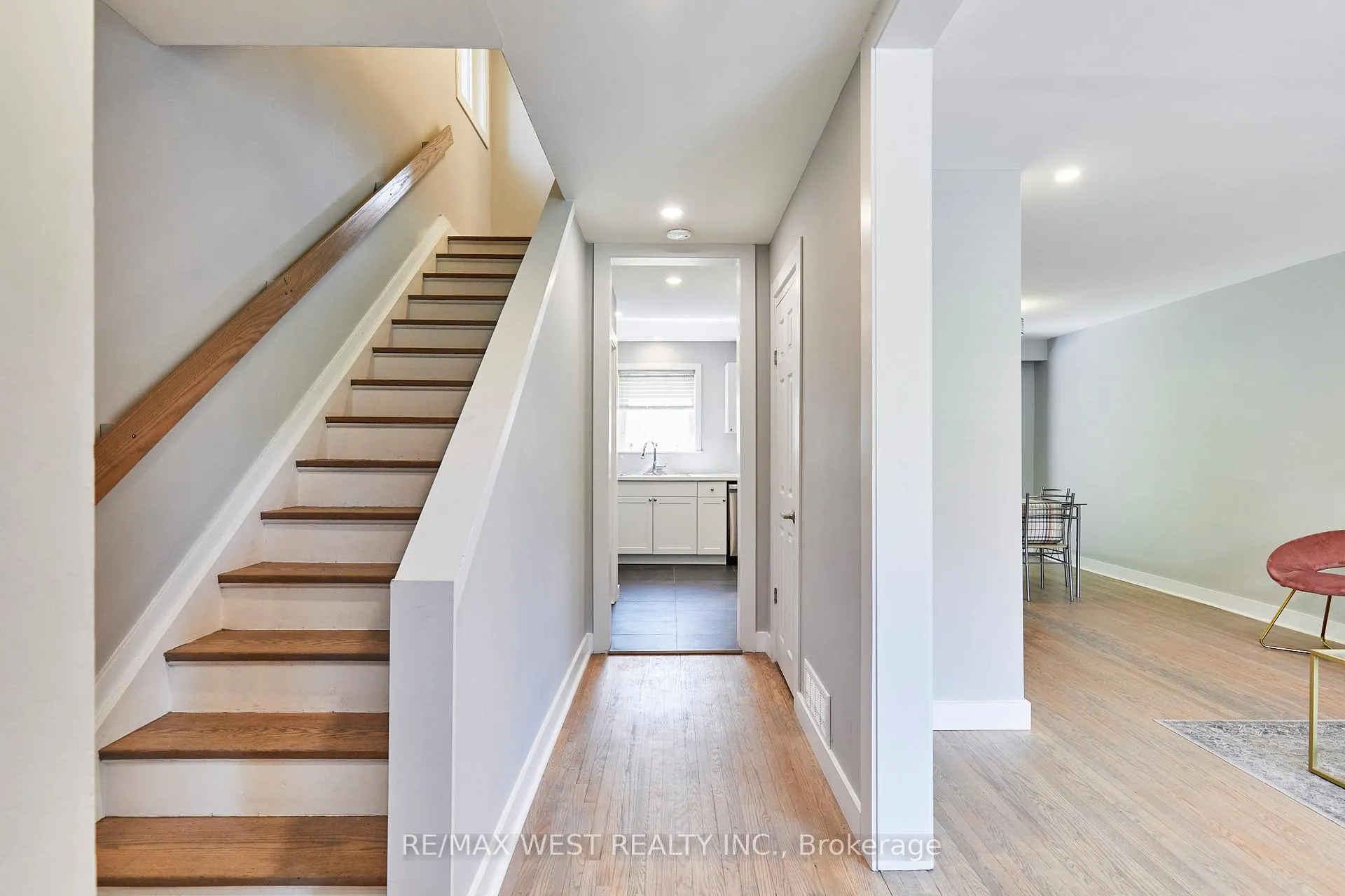 Photo 3 of 20 Mill Street, Markham, Vinegar Hill — HOMEH