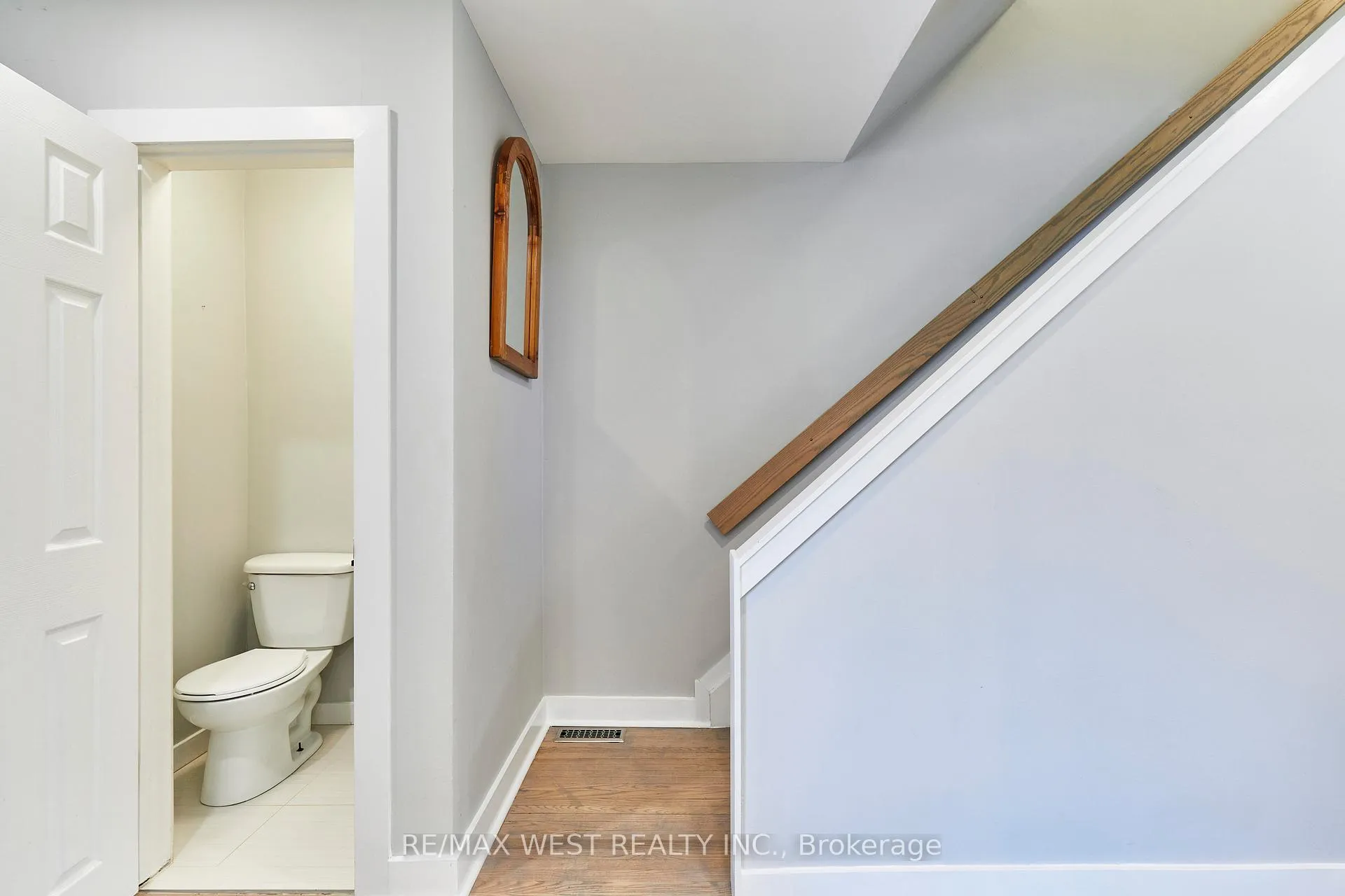 Photo 5 of 20 Mill Street, Markham, Vinegar Hill — HOMEH