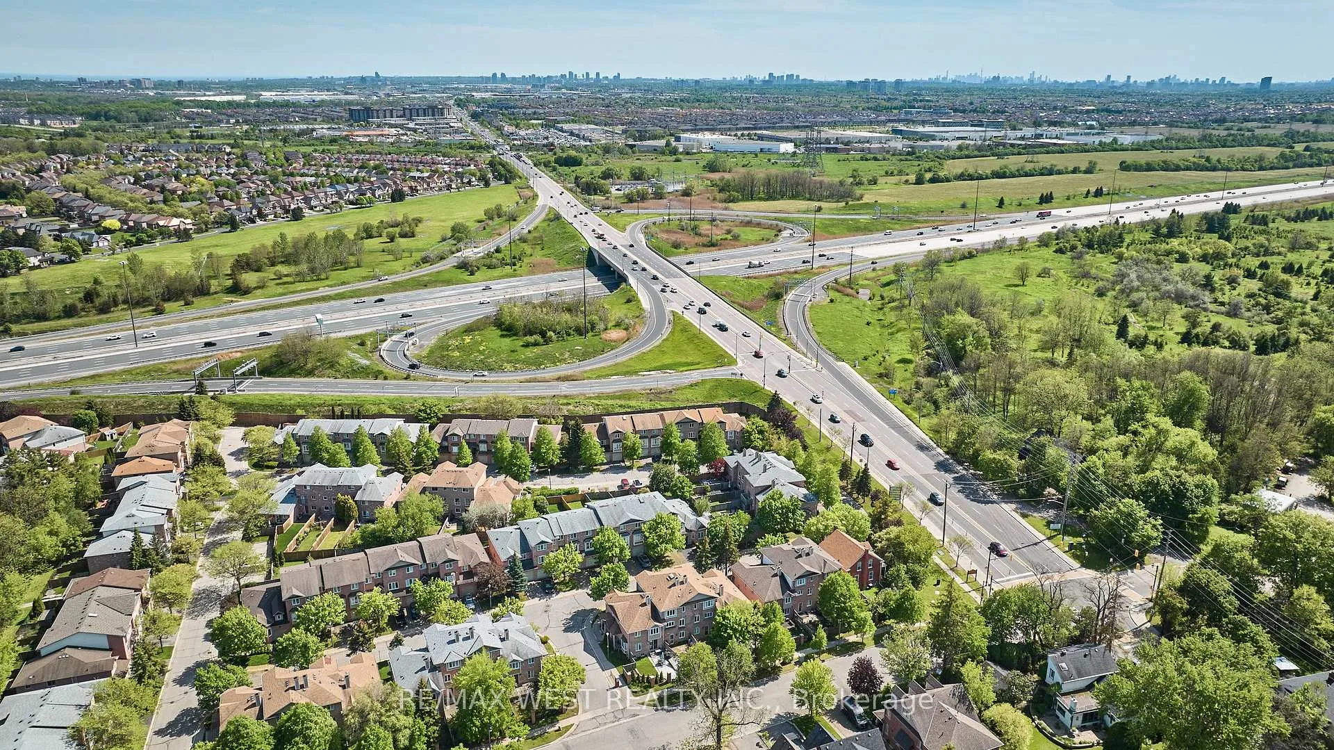 Photo 35 of 20 Mill Street, Markham, Vinegar Hill — HOMEH
