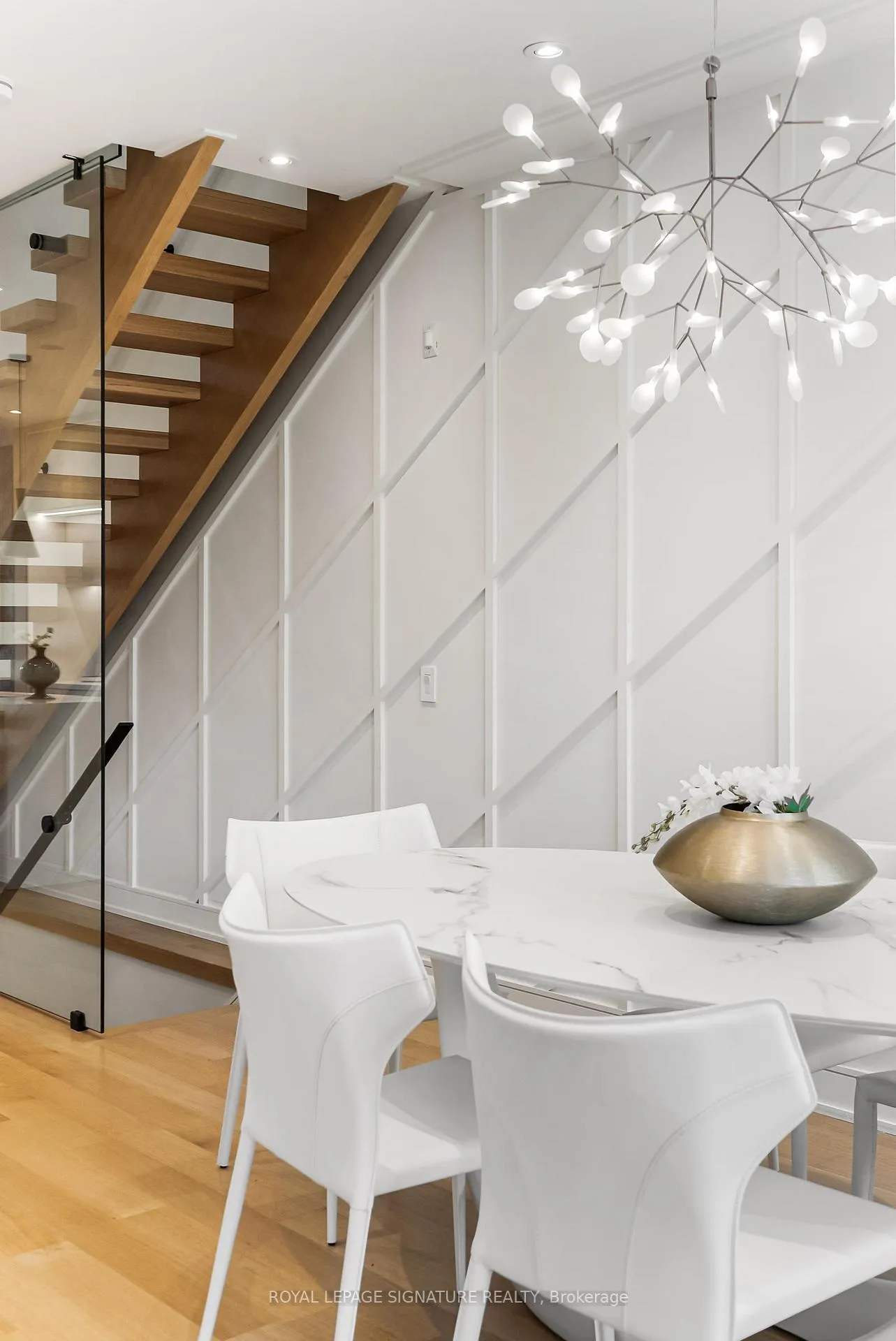 Photo 6 of 588 Woburn Avenue, Toronto, Bedford Park-Nortown — HOMEH