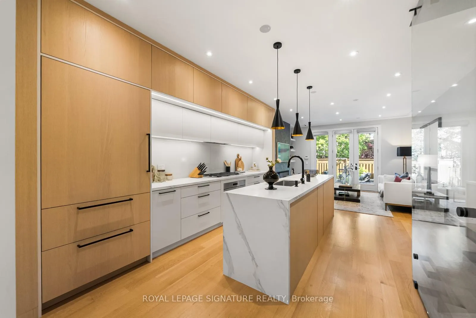 Photo 9 of 588 Woburn Avenue, Toronto, Bedford Park-Nortown — HOMEH