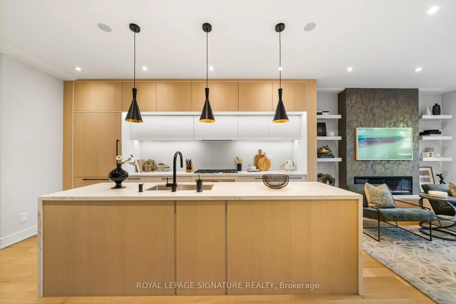 Photo 12 of 588 Woburn Avenue, Toronto, Bedford Park-Nortown — HOMEH