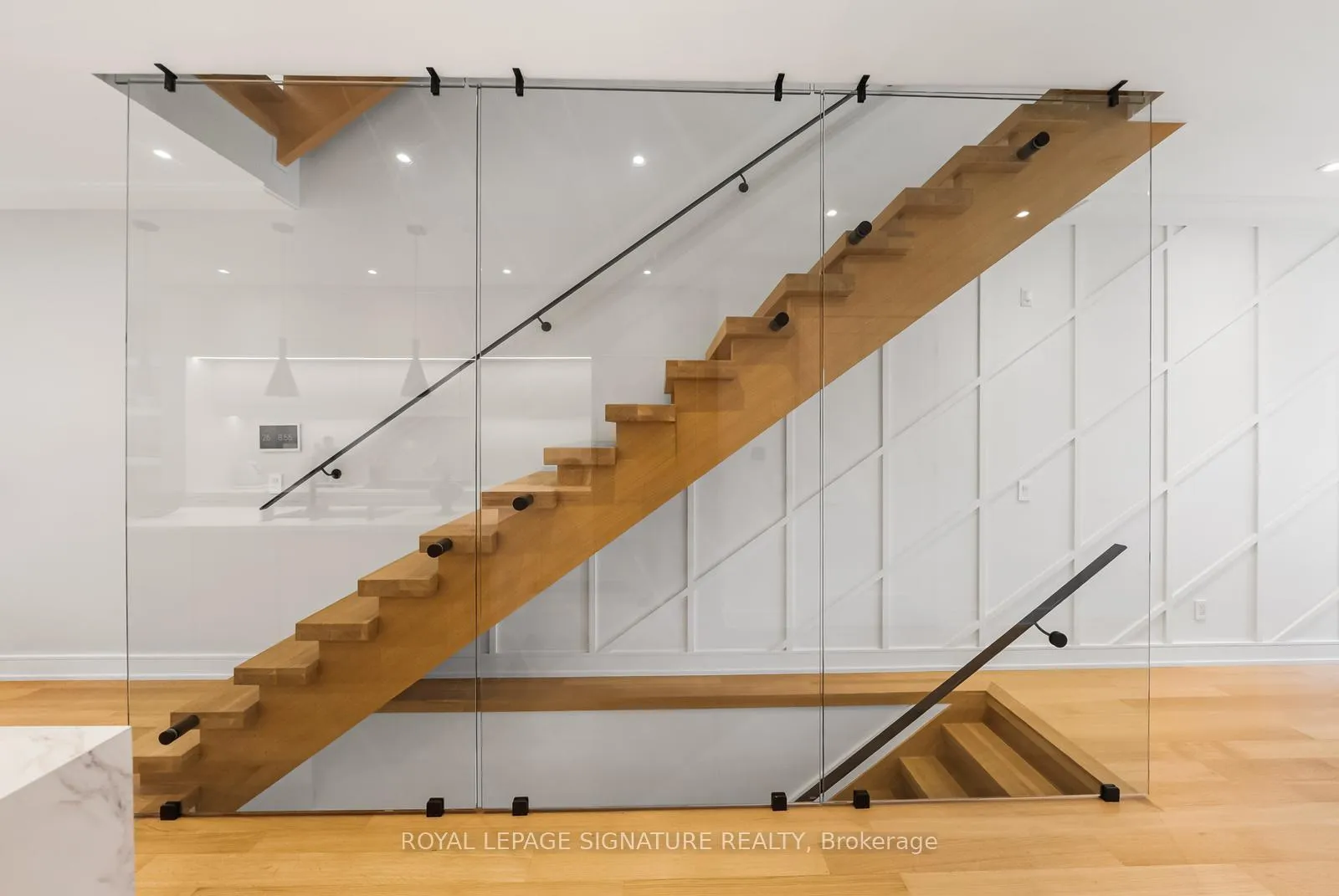Photo 21 of 588 Woburn Avenue, Toronto, Bedford Park-Nortown — HOMEH