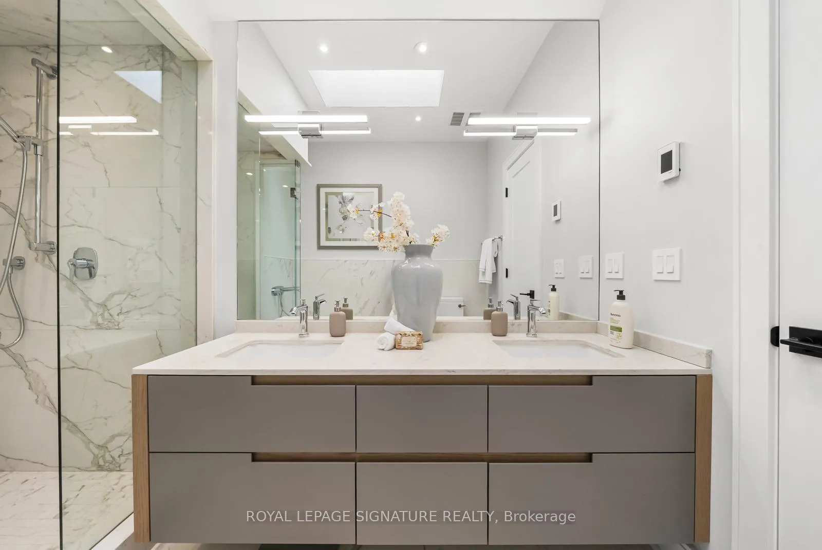Photo 25 of 588 Woburn Avenue, Toronto, Bedford Park-Nortown — HOMEH