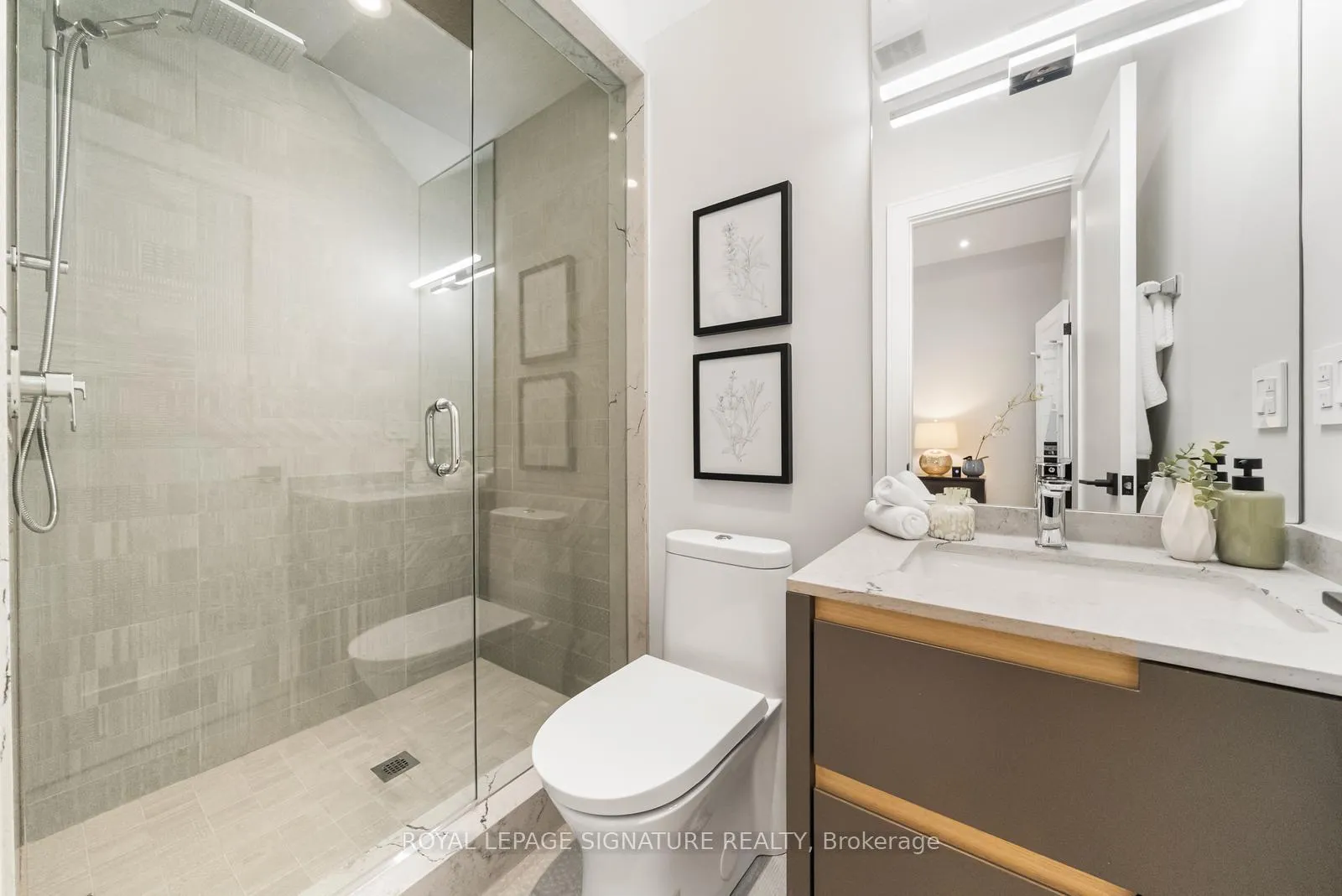 Photo 31 of 588 Woburn Avenue, Toronto, Bedford Park-Nortown — HOMEH
