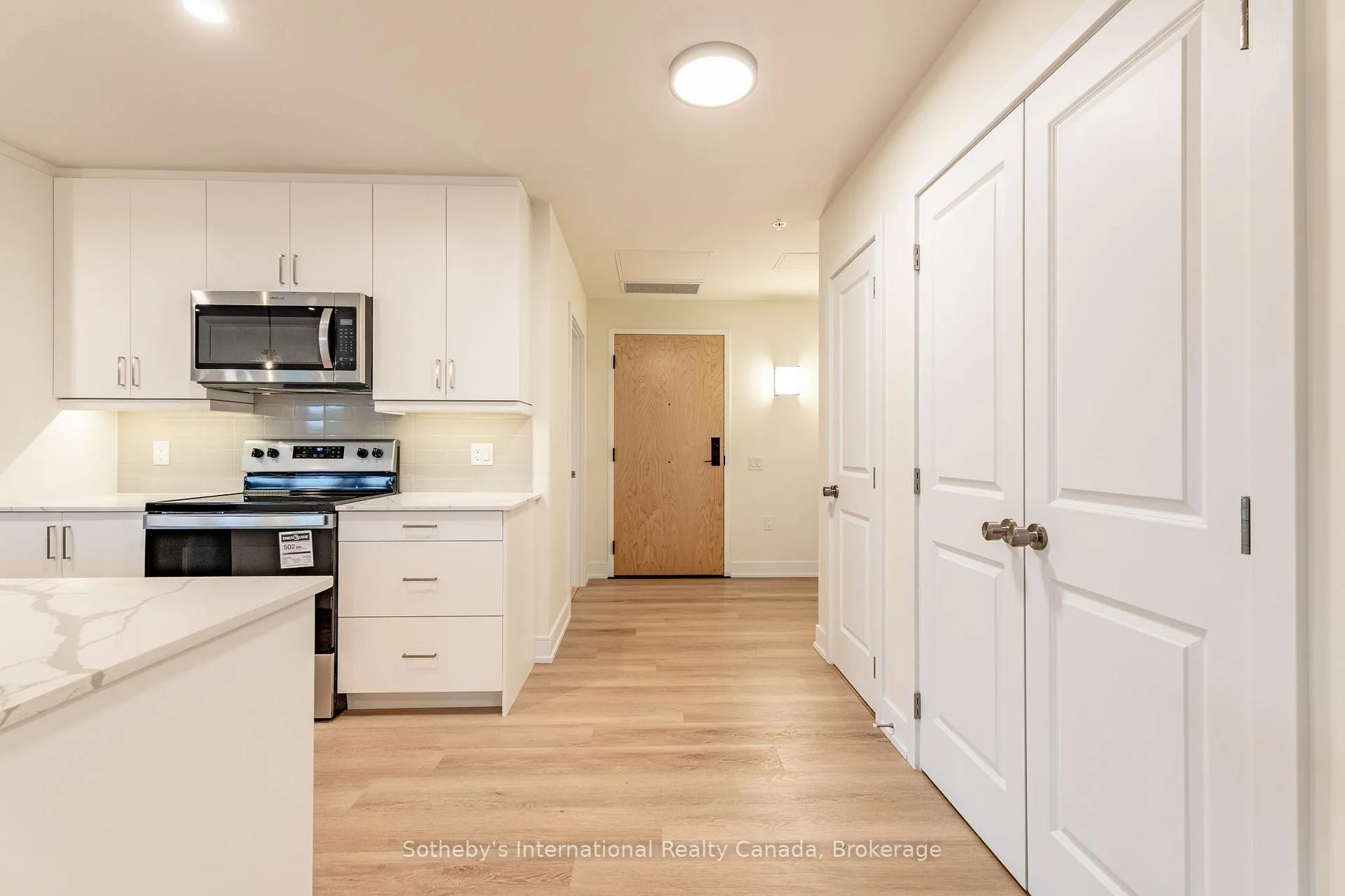 Photo 6 of Unit 411, 121 Mary Street, Clearview, Creemore — HOMEH