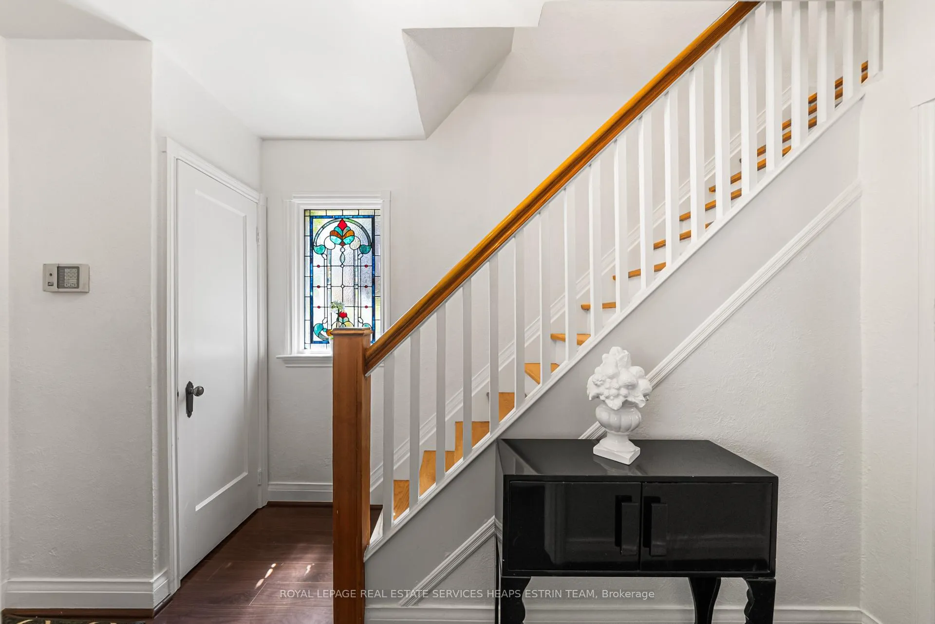 Photo 2 of 6 Beaufield Avenue, Toronto, Leaside — HOMEH