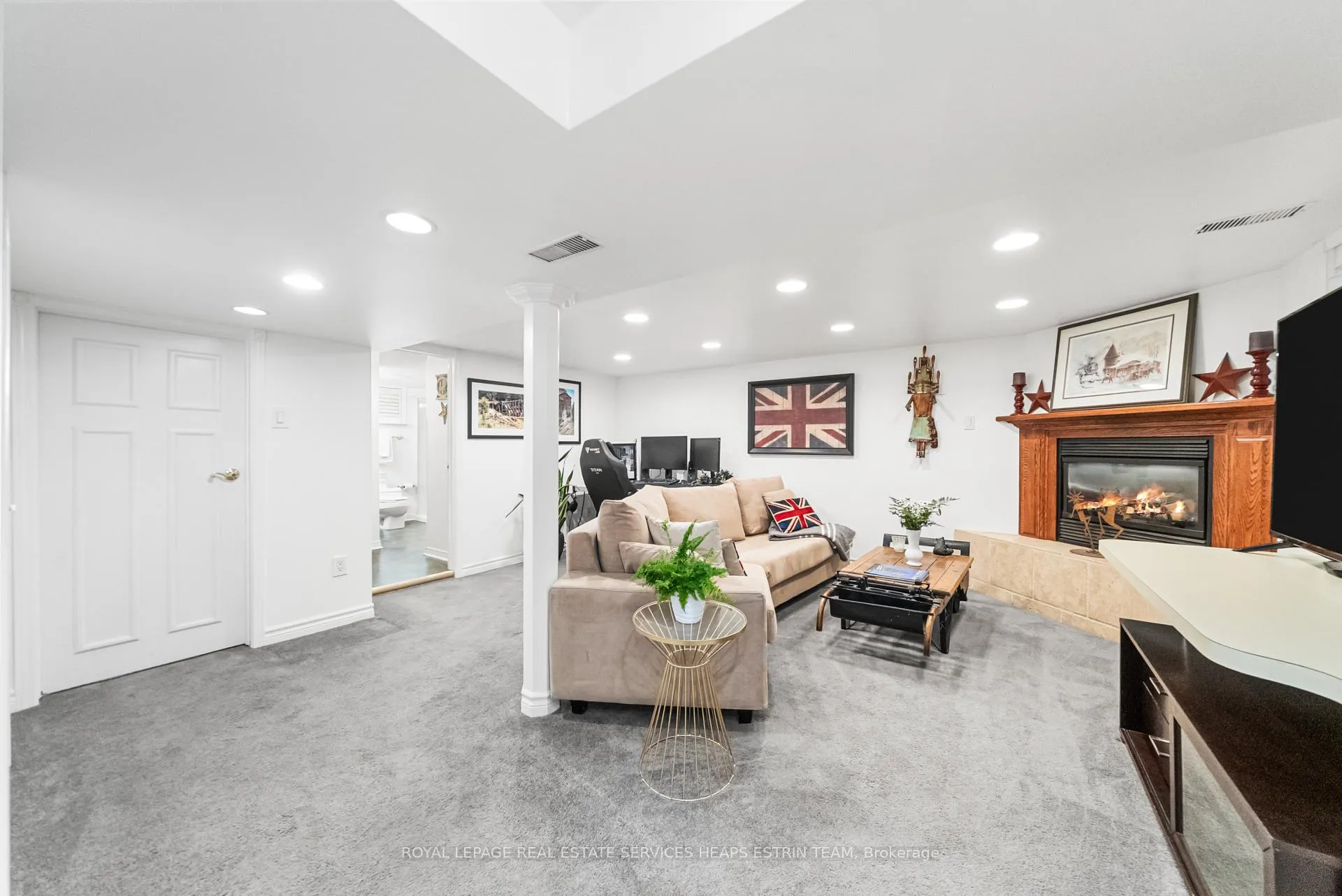 Photo 17 of 6 Beaufield Avenue, Toronto, Leaside — HOMEH
