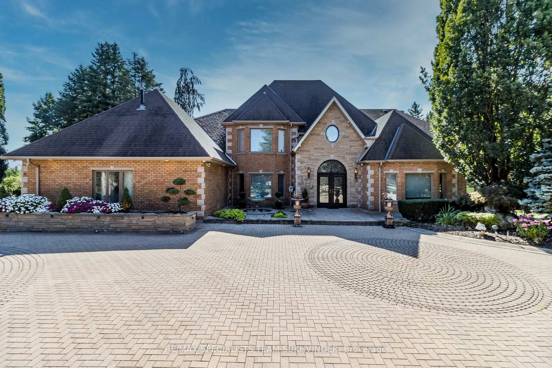 Photo 2 of 12 Edgeforest Drive, Brampton, Toronto Gore Rural Estate — HOMEH