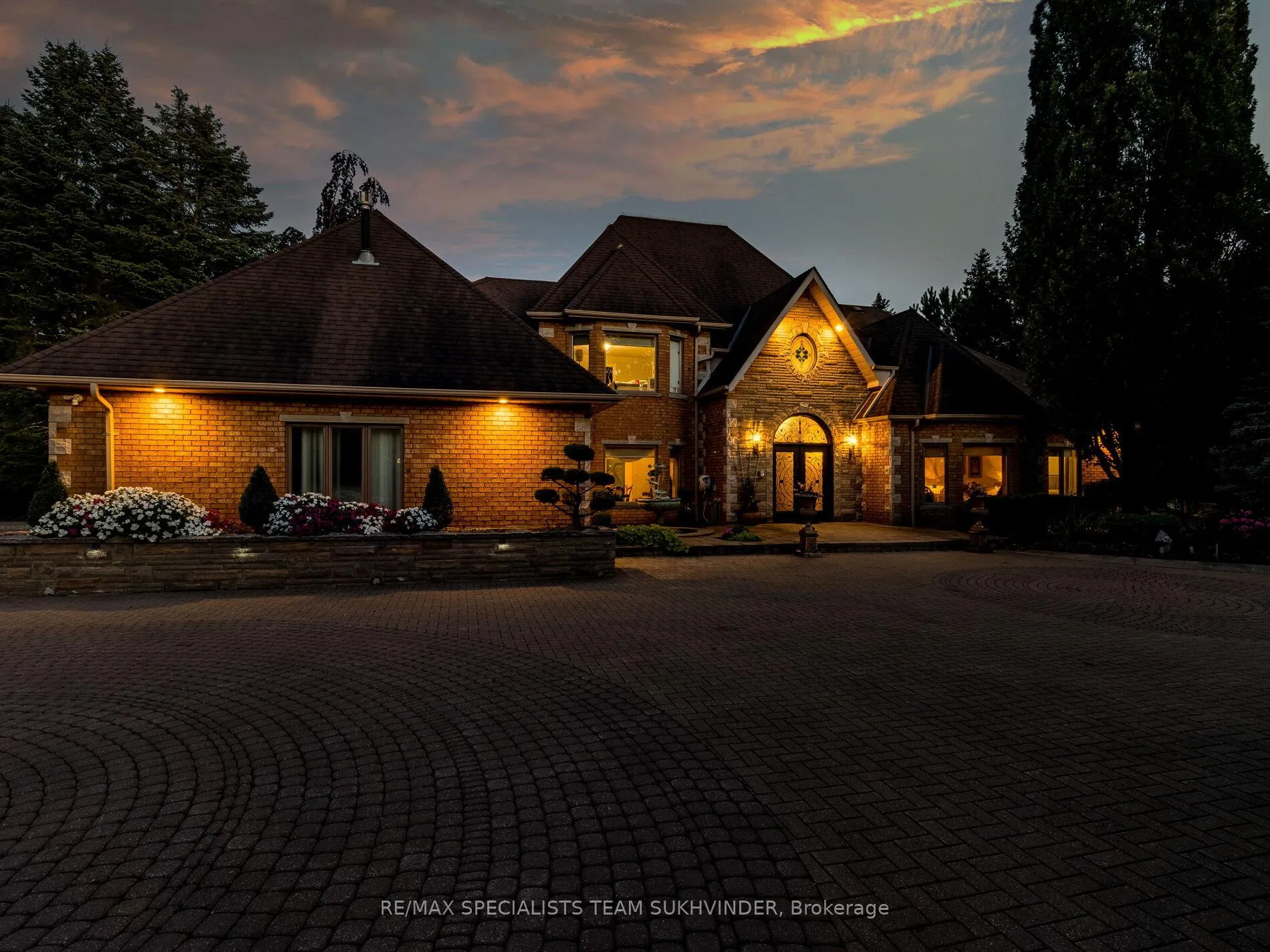 Photo 3 of 12 Edgeforest Drive, Brampton, Toronto Gore Rural Estate — HOMEH