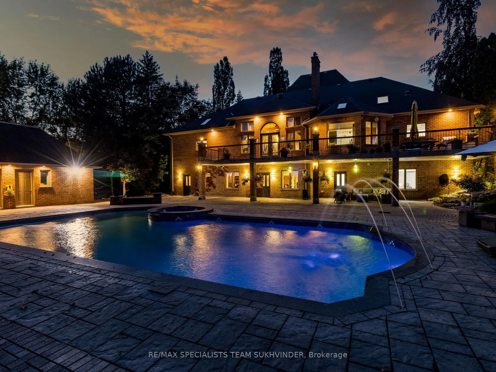 Photo 4 of 12 Edgeforest Drive, Brampton, Toronto Gore Rural Estate — HOMEH
