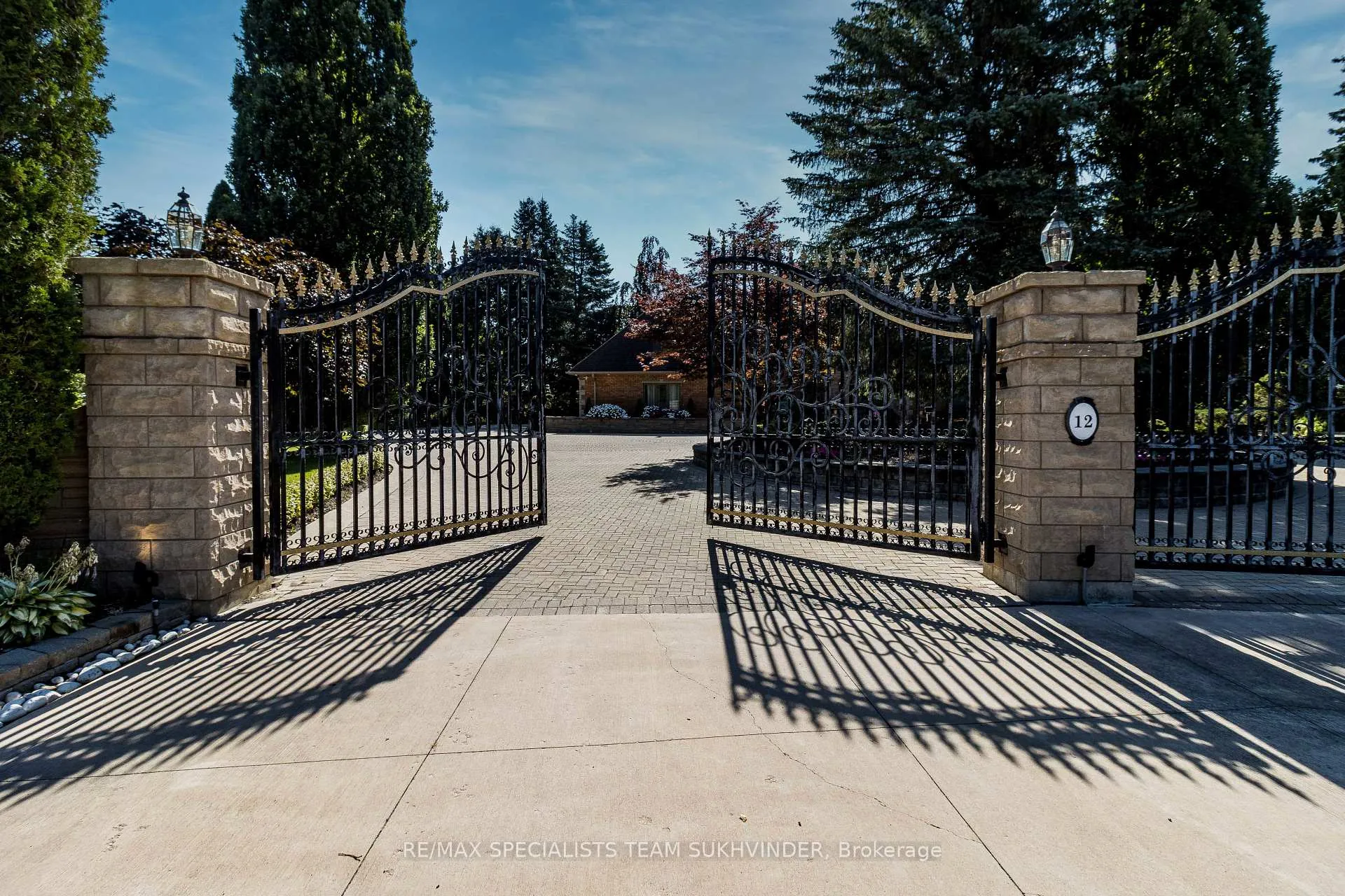 Photo 5 of 12 Edgeforest Drive, Brampton, Toronto Gore Rural Estate — HOMEH