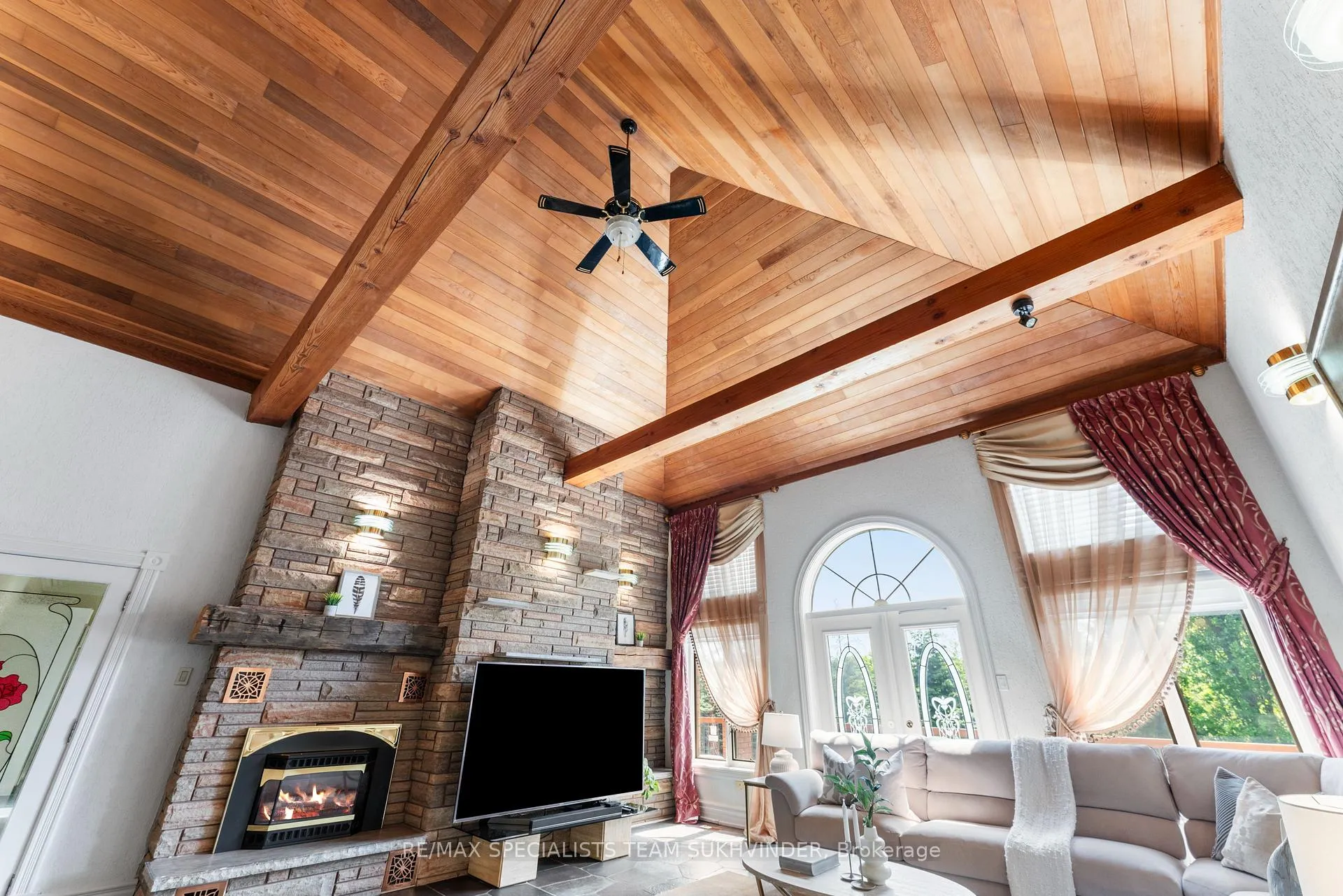 Photo 17 of 12 Edgeforest Drive, Brampton, Toronto Gore Rural Estate — HOMEH
